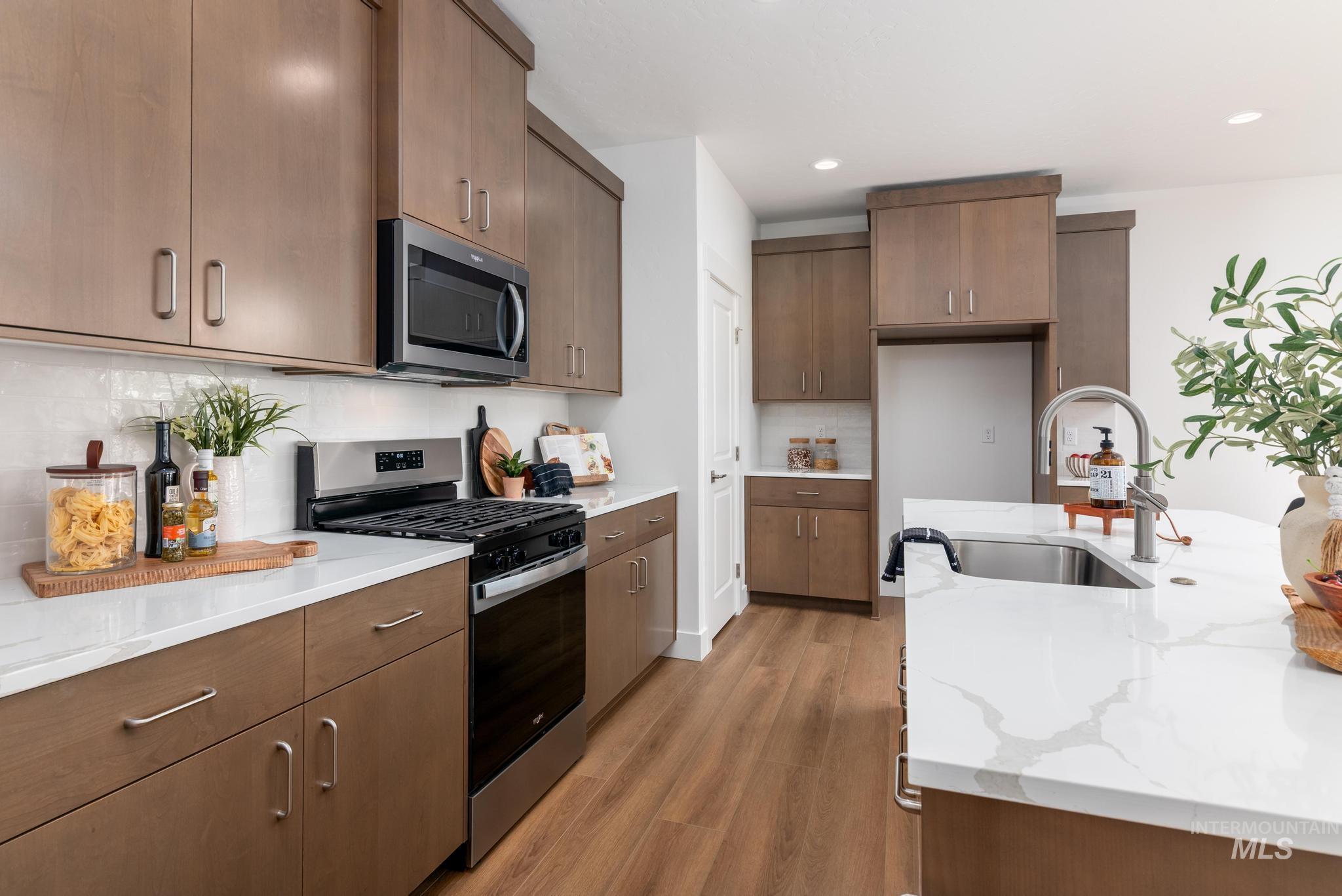 1689 W Paloma Ridge St, Meridian, Idaho 83642, 3 Bedrooms, 2 Bathrooms, Residential For Sale, Price $499,000,MLS 98974064