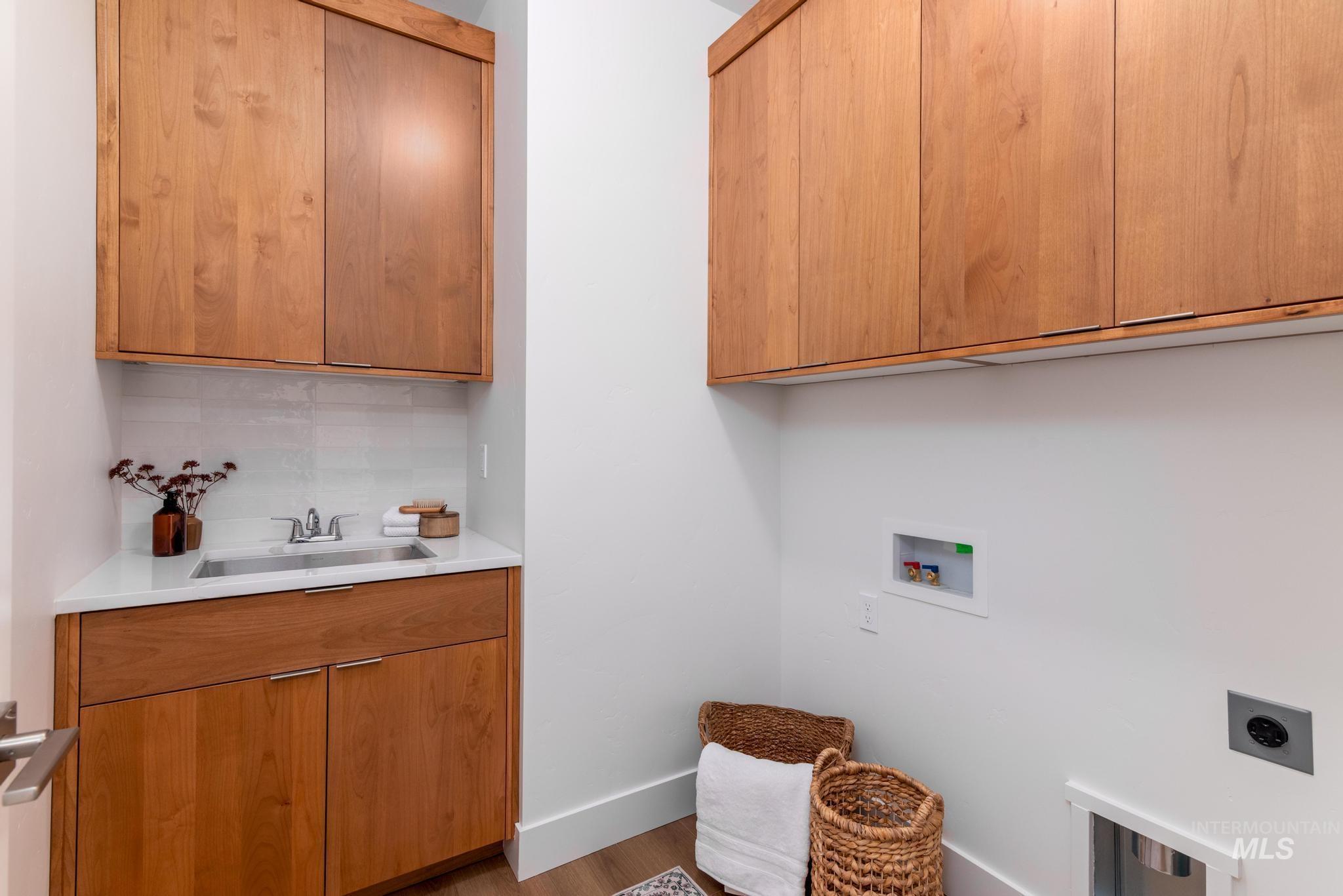 1689 W Paloma Ridge St, Meridian, Idaho 83642, 3 Bedrooms, 2 Bathrooms, Residential For Sale, Price $499,000,MLS 98974064