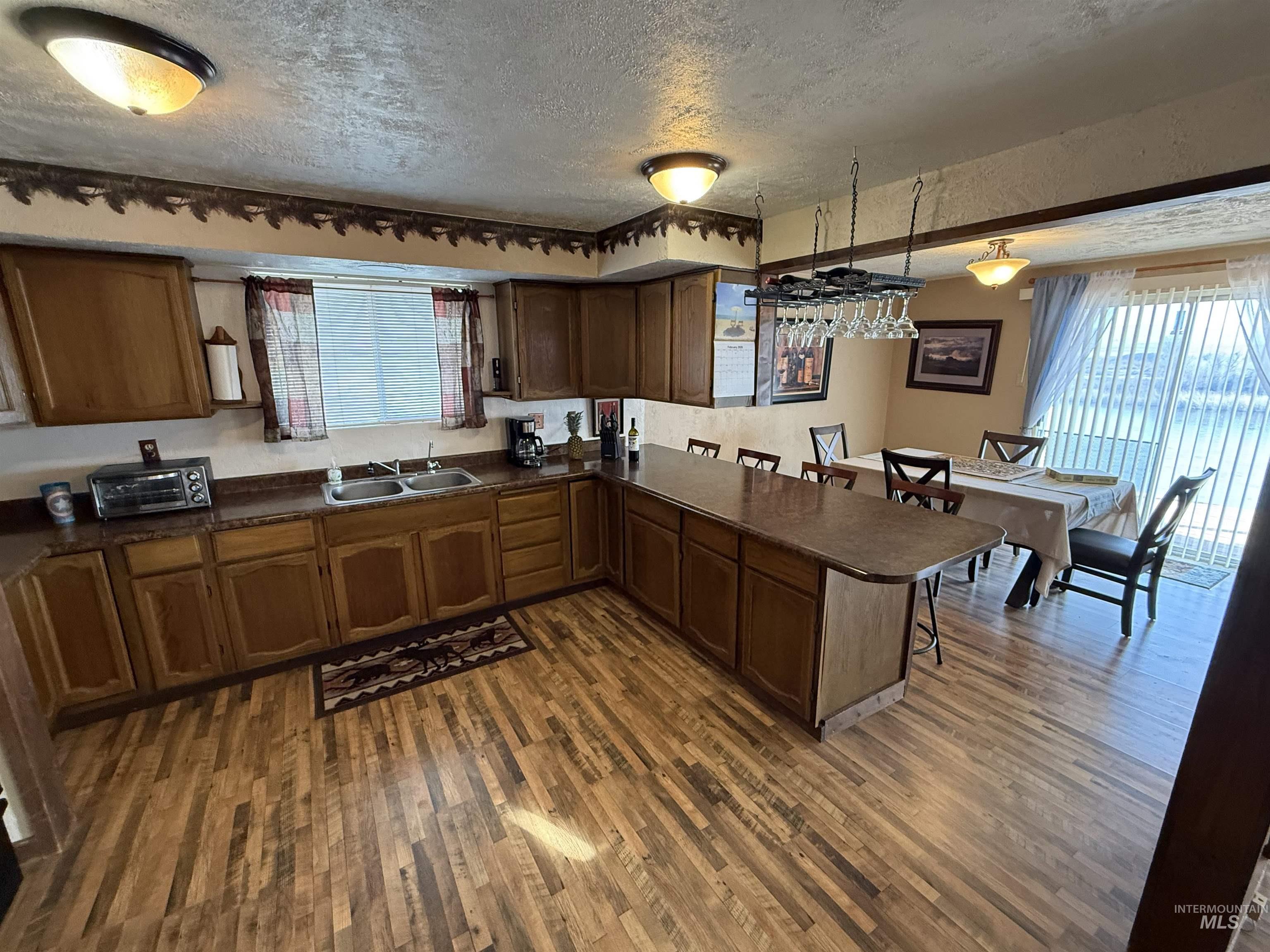 7454 S Old Bruneau, Marsing, Idaho 83639, 2 Bedrooms, 2 Bathrooms, Residential For Sale, Price $450,000,MLS 98974068