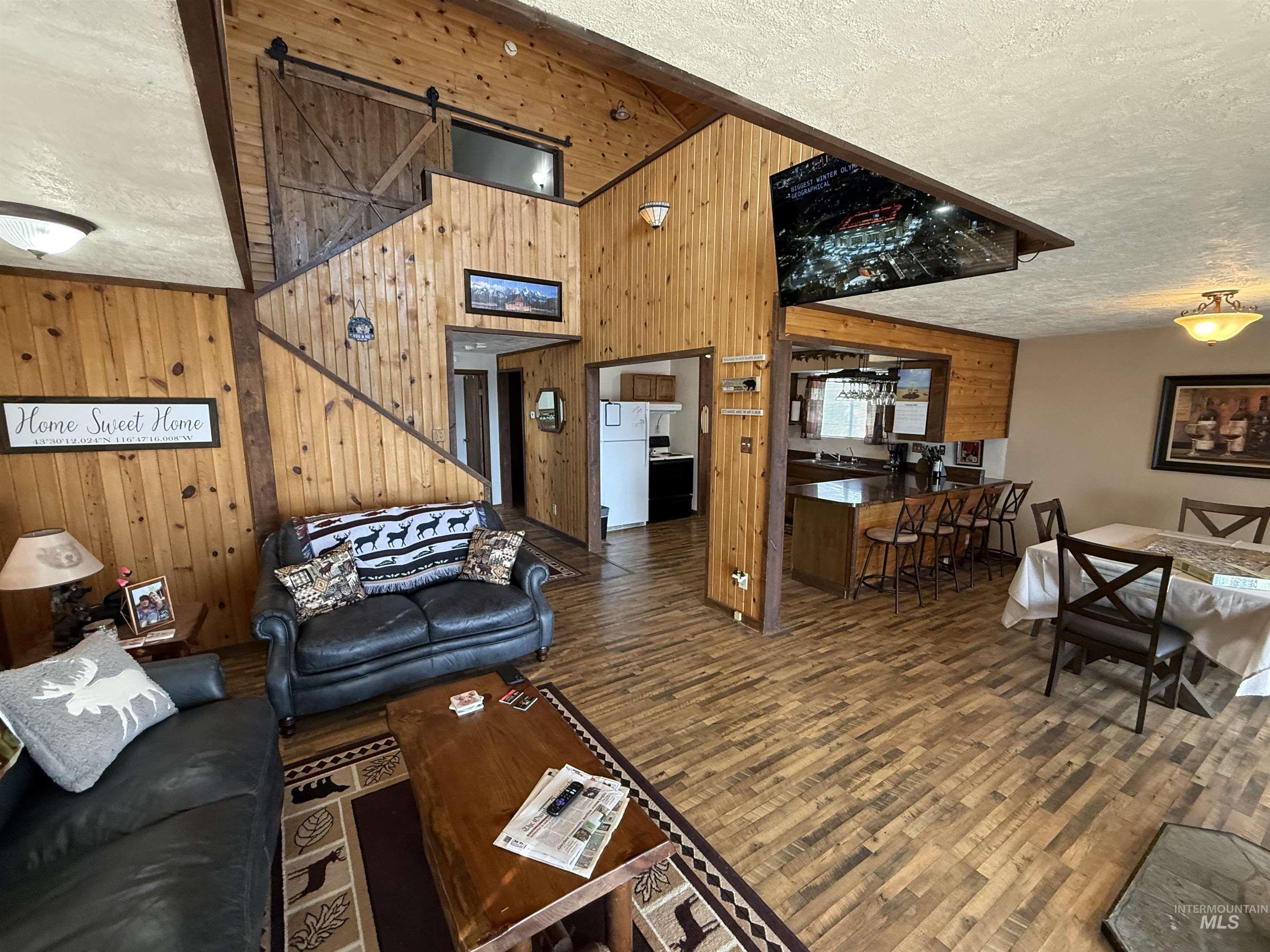 7454 S Old Bruneau, Marsing, Idaho 83639, 2 Bedrooms, 2 Bathrooms, Residential For Sale, Price $450,000,MLS 98974068