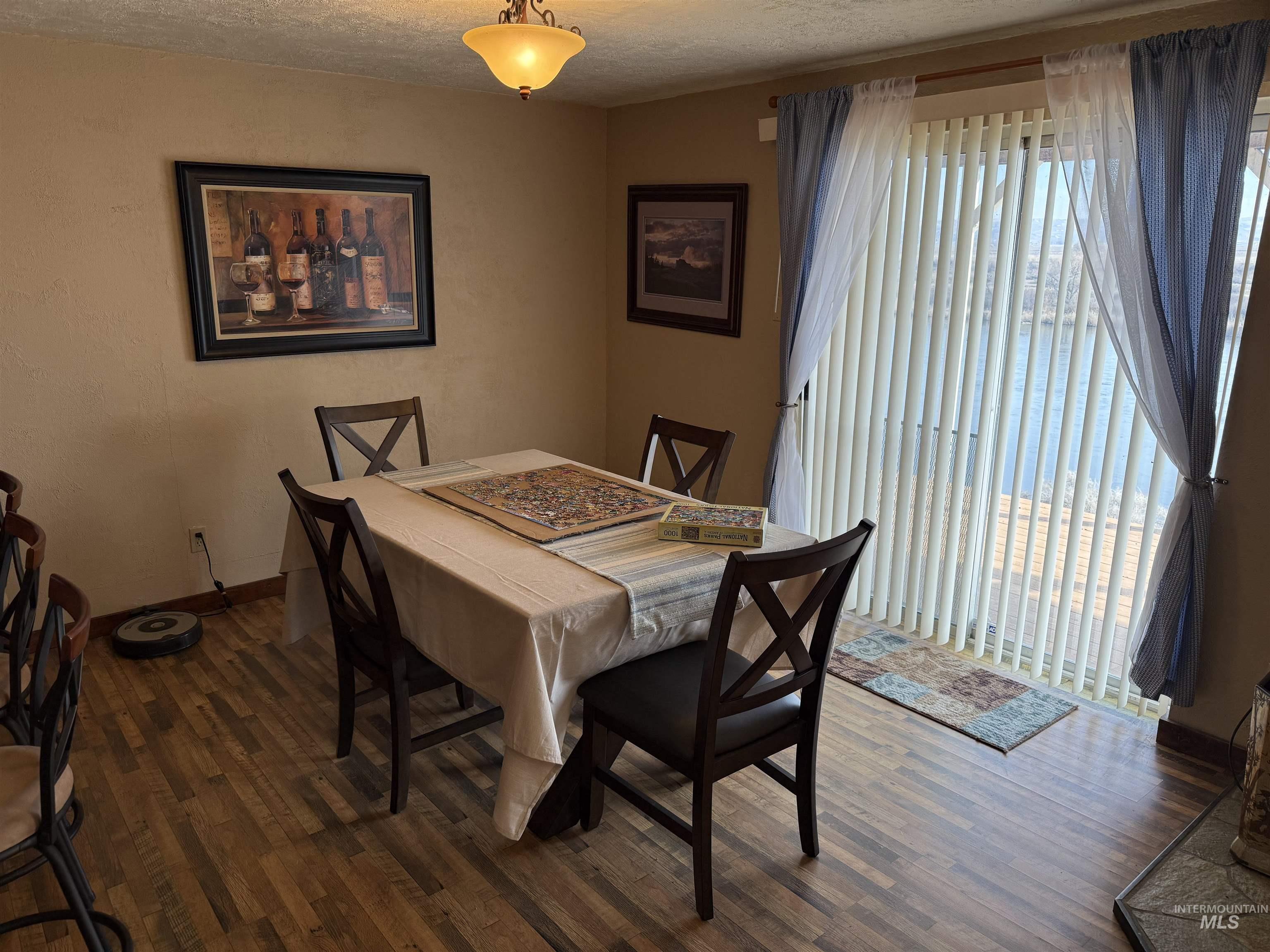 7454 S Old Bruneau, Marsing, Idaho 83639, 2 Bedrooms, 2 Bathrooms, Residential For Sale, Price $450,000,MLS 98974068