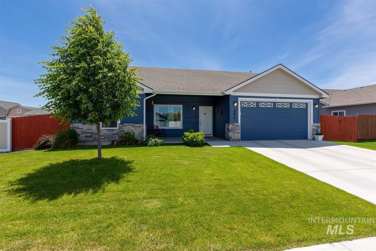202 E Leon St, New Plymouth, Idaho 83655-5543, 3 Bedrooms, 2 Bathrooms, Residential For Sale, Price $368,000,MLS 98974070