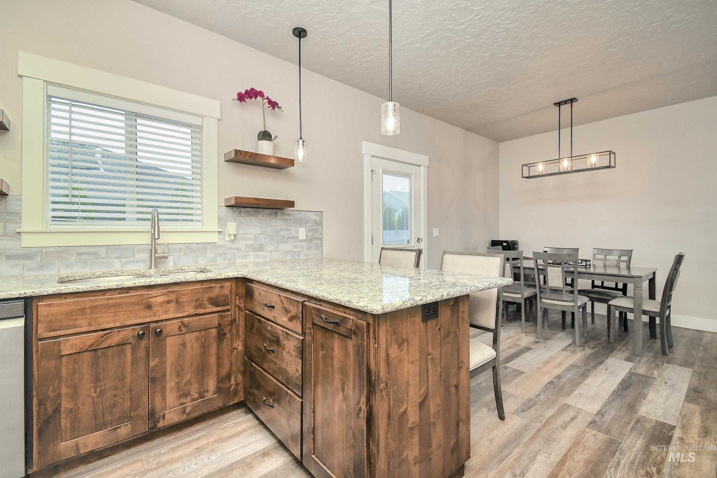 202 E Leon St, New Plymouth, Idaho 83655-5543, 3 Bedrooms, 2 Bathrooms, Residential For Sale, Price $368,000,MLS 98974070