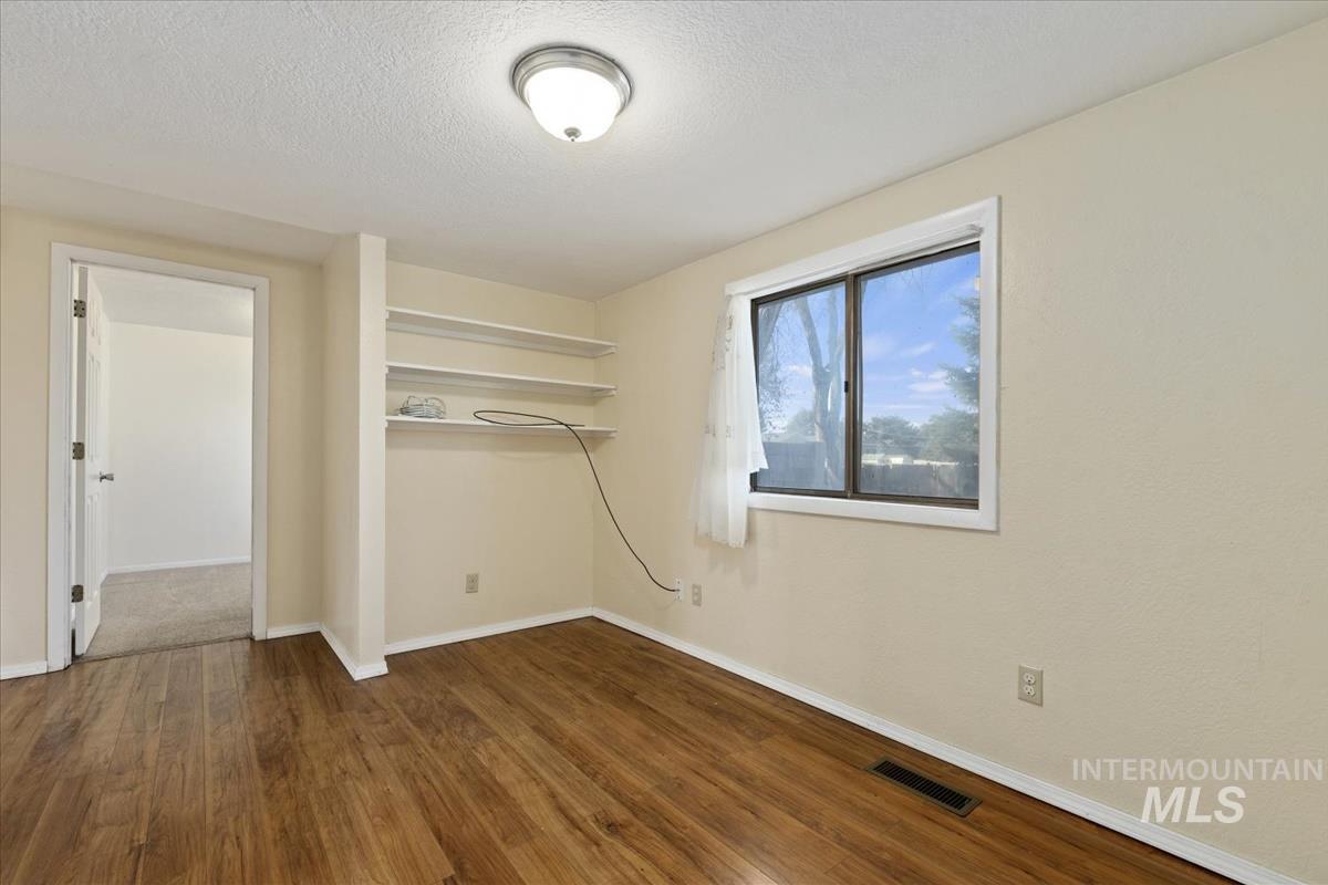 351 E 3rd St, Kuna, Idaho 83634, 4 Bedrooms, 2 Bathrooms, Residential For Sale, Price $359,999,MLS 98974072