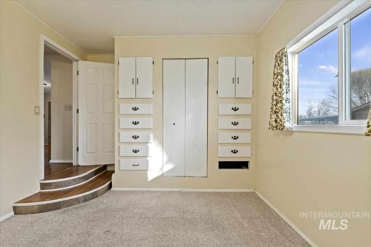 351 E 3rd St, Kuna, Idaho 83634, 4 Bedrooms, 2 Bathrooms, Residential For Sale, Price $359,999,MLS 98974072