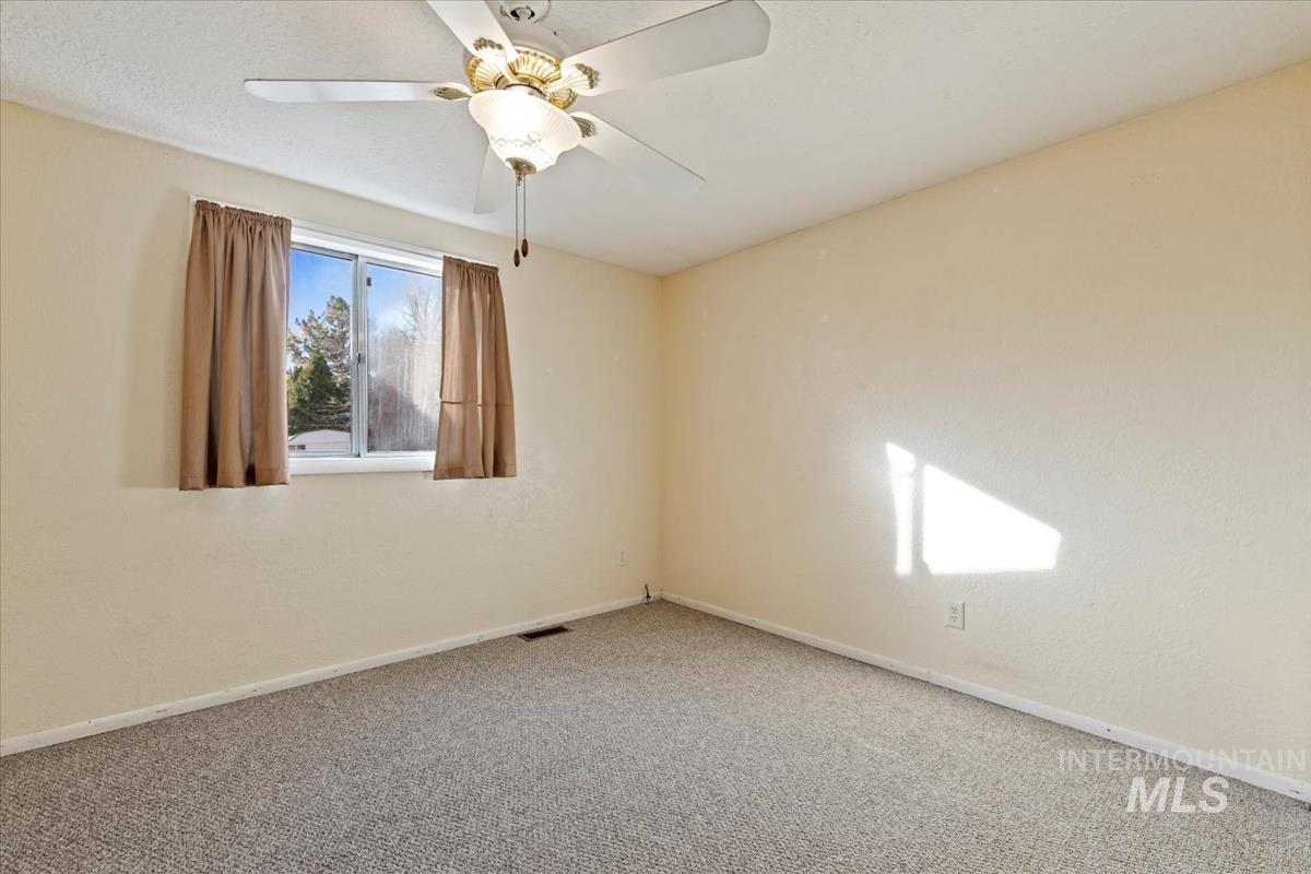 351 E 3rd St, Kuna, Idaho 83634, 4 Bedrooms, 2 Bathrooms, Residential For Sale, Price $359,999,MLS 98974072