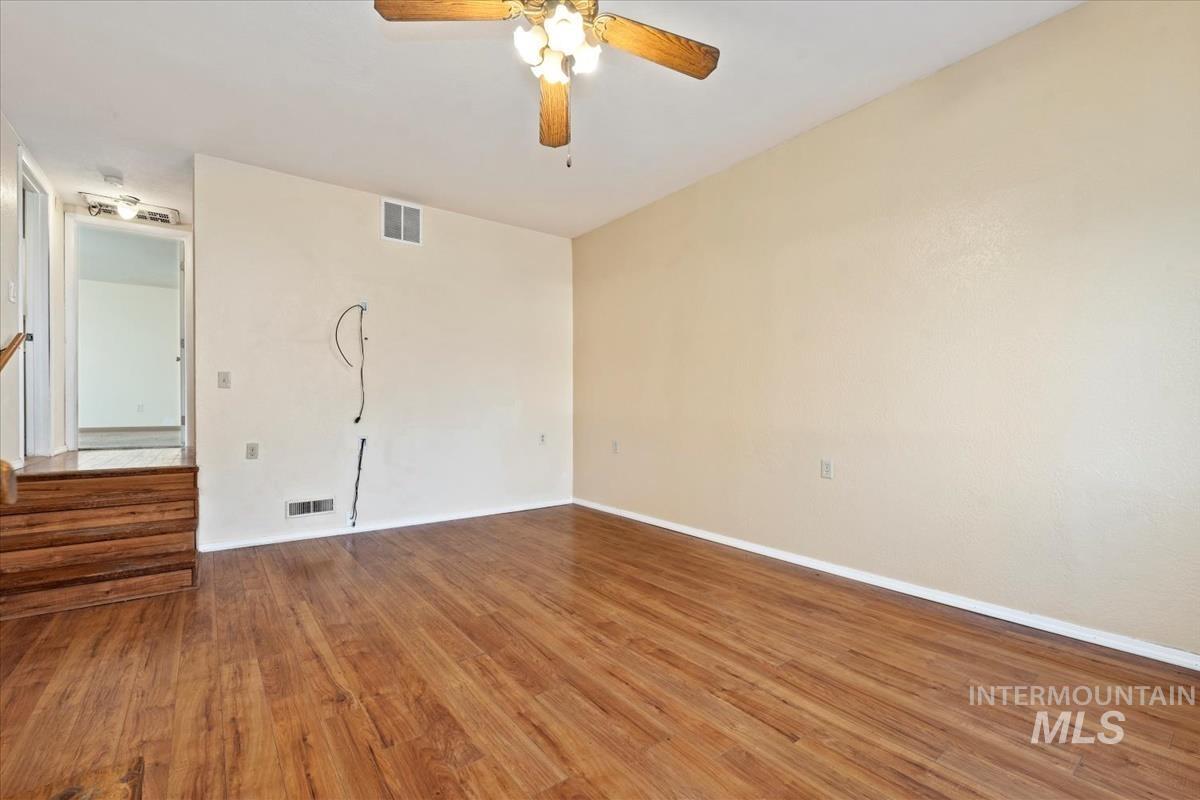 351 E 3rd St, Kuna, Idaho 83634, 4 Bedrooms, 2 Bathrooms, Residential For Sale, Price $359,999,MLS 98974072