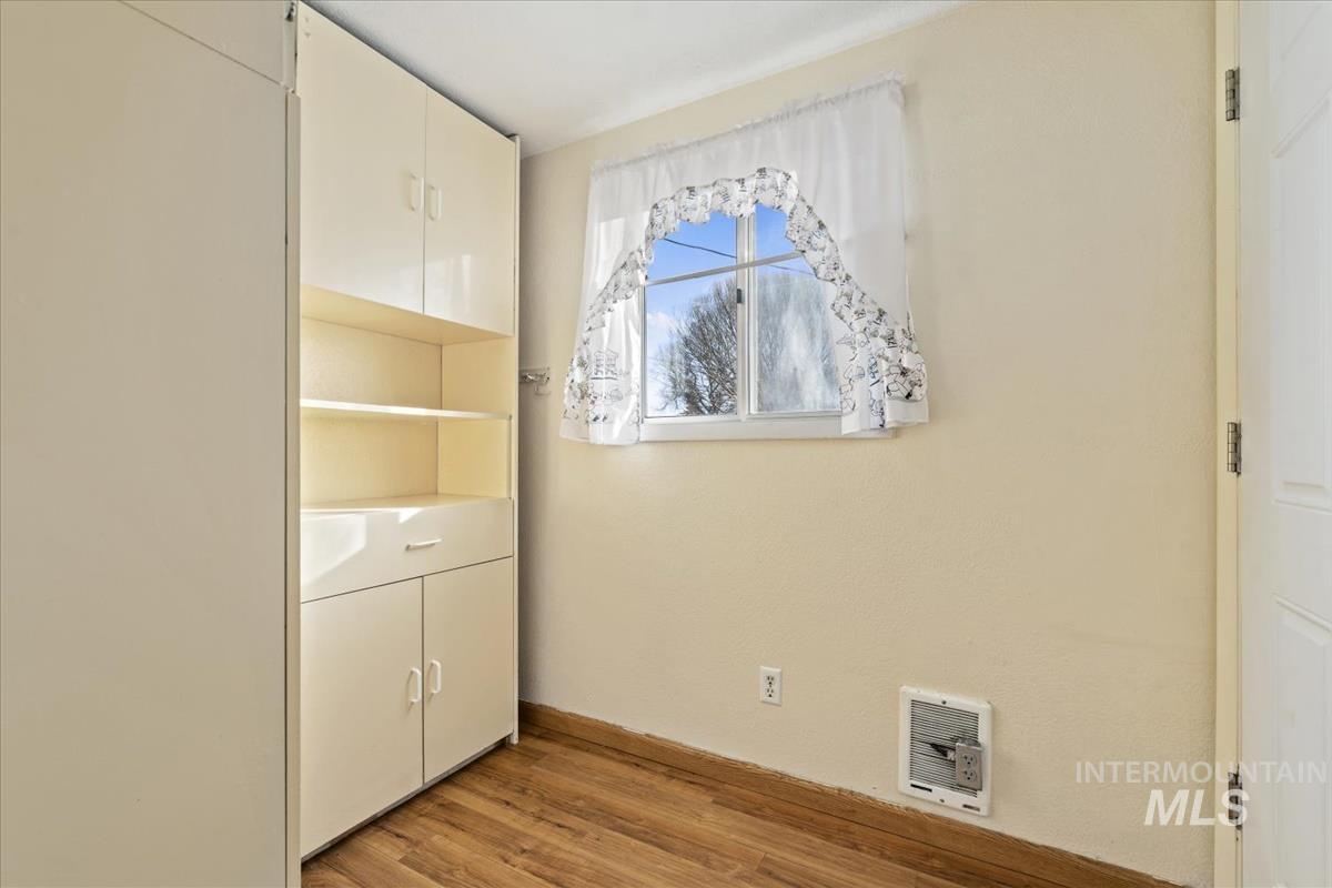 351 E 3rd St, Kuna, Idaho 83634, 4 Bedrooms, 2 Bathrooms, Residential For Sale, Price $359,999,MLS 98974072