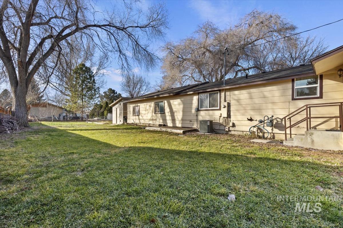 351 E 3rd St, Kuna, Idaho 83634, 4 Bedrooms, 2 Bathrooms, Residential For Sale, Price $359,999,MLS 98974072