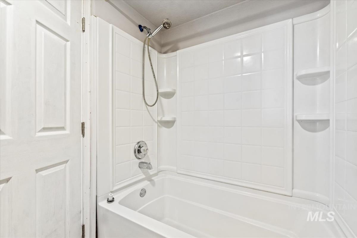 351 E 3rd St, Kuna, Idaho 83634, 4 Bedrooms, 2 Bathrooms, Residential For Sale, Price $359,999,MLS 98974072