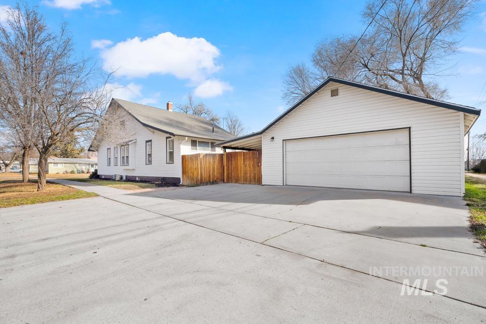 253 W Court Street, Weiser, Idaho 83672, 3 Bedrooms, 1.5 Bathrooms, Residential For Sale, Price $339,900,MLS 98974073