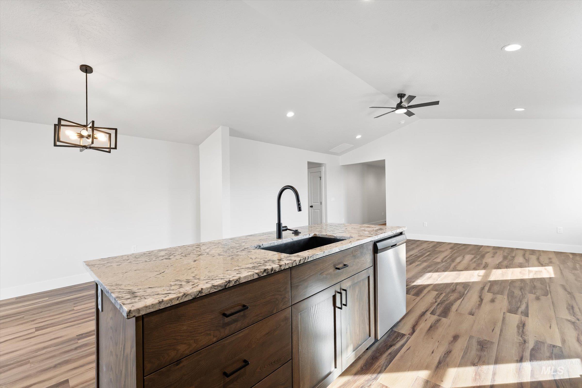 1142 Velvet Loop, Wilder, Idaho 83676, 3 Bedrooms, 2 Bathrooms, Residential For Sale, Price $364,900,MLS 98974074