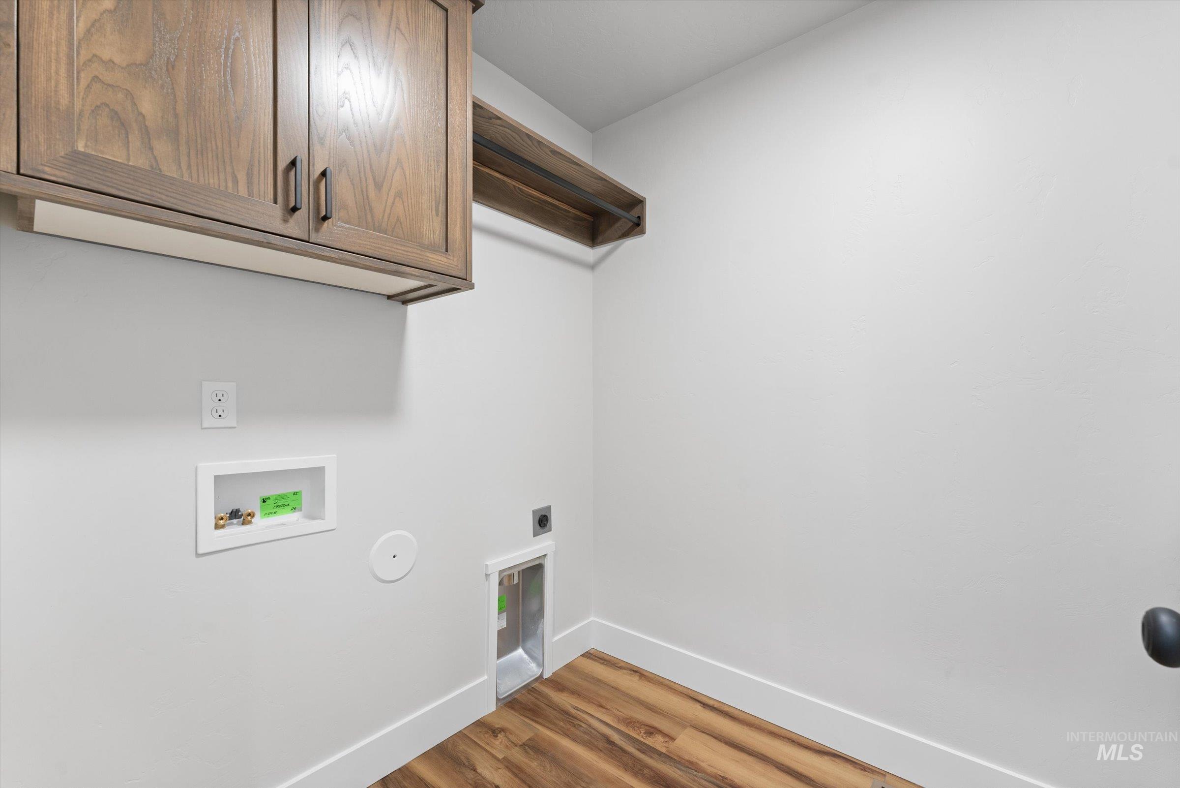 1142 Velvet Loop, Wilder, Idaho 83676, 3 Bedrooms, 2 Bathrooms, Residential For Sale, Price $364,900,MLS 98974074