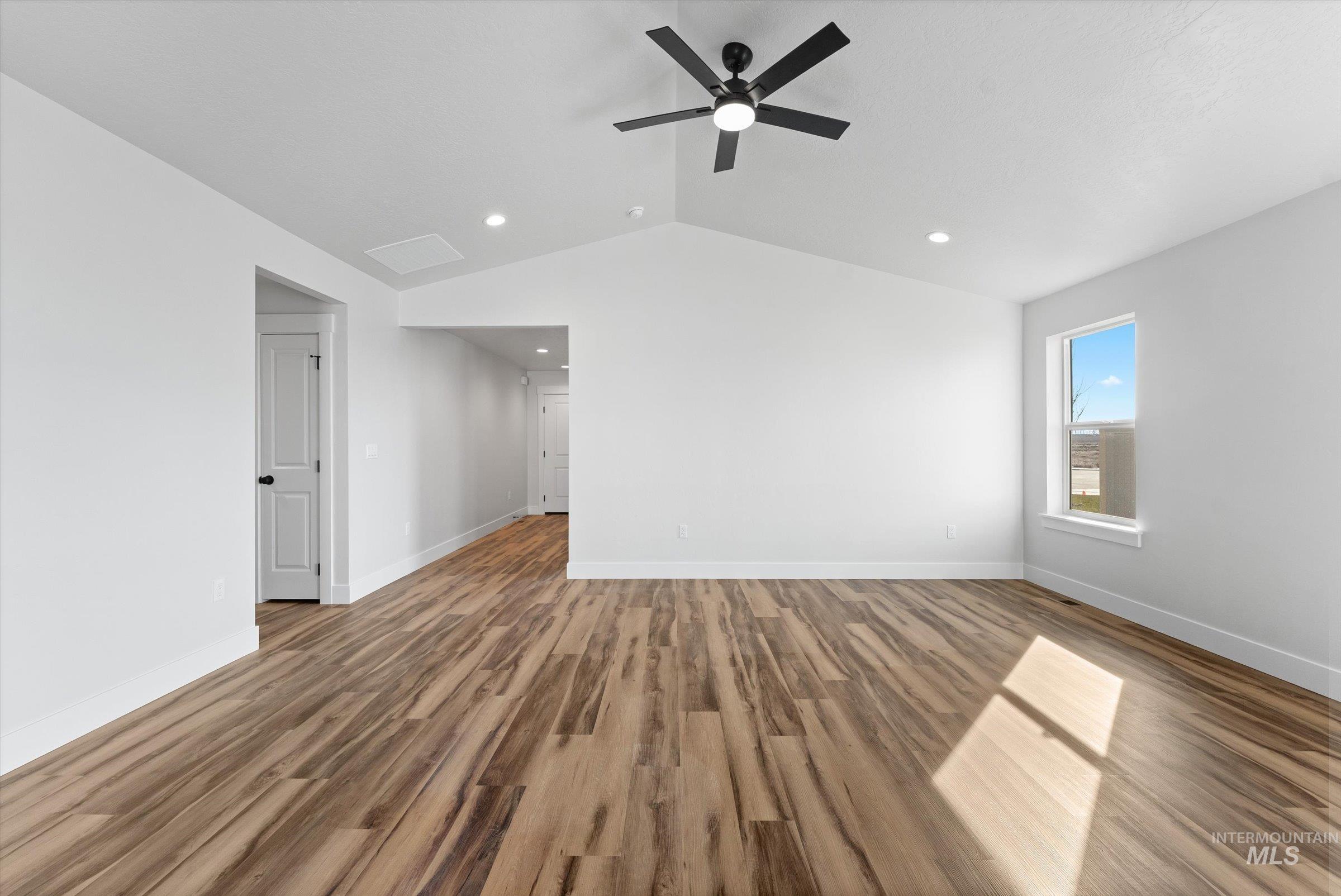 1142 Velvet Loop, Wilder, Idaho 83676, 3 Bedrooms, 2 Bathrooms, Residential For Sale, Price $364,900,MLS 98974074