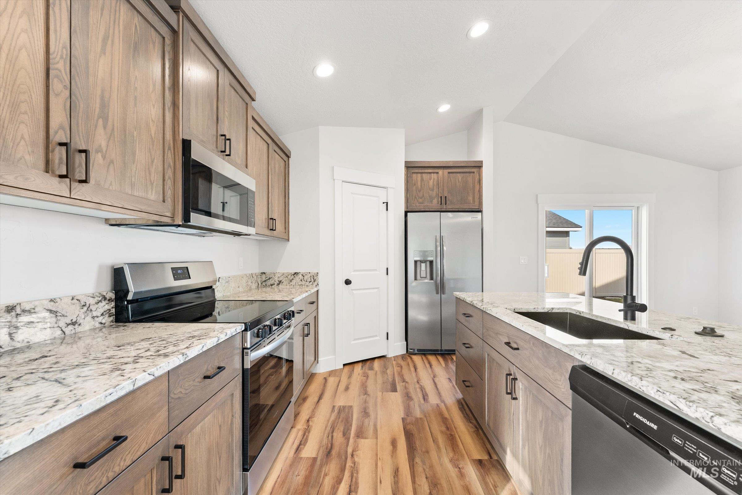 1142 Velvet Loop, Wilder, Idaho 83676, 3 Bedrooms, 2 Bathrooms, Residential For Sale, Price $364,900,MLS 98974074