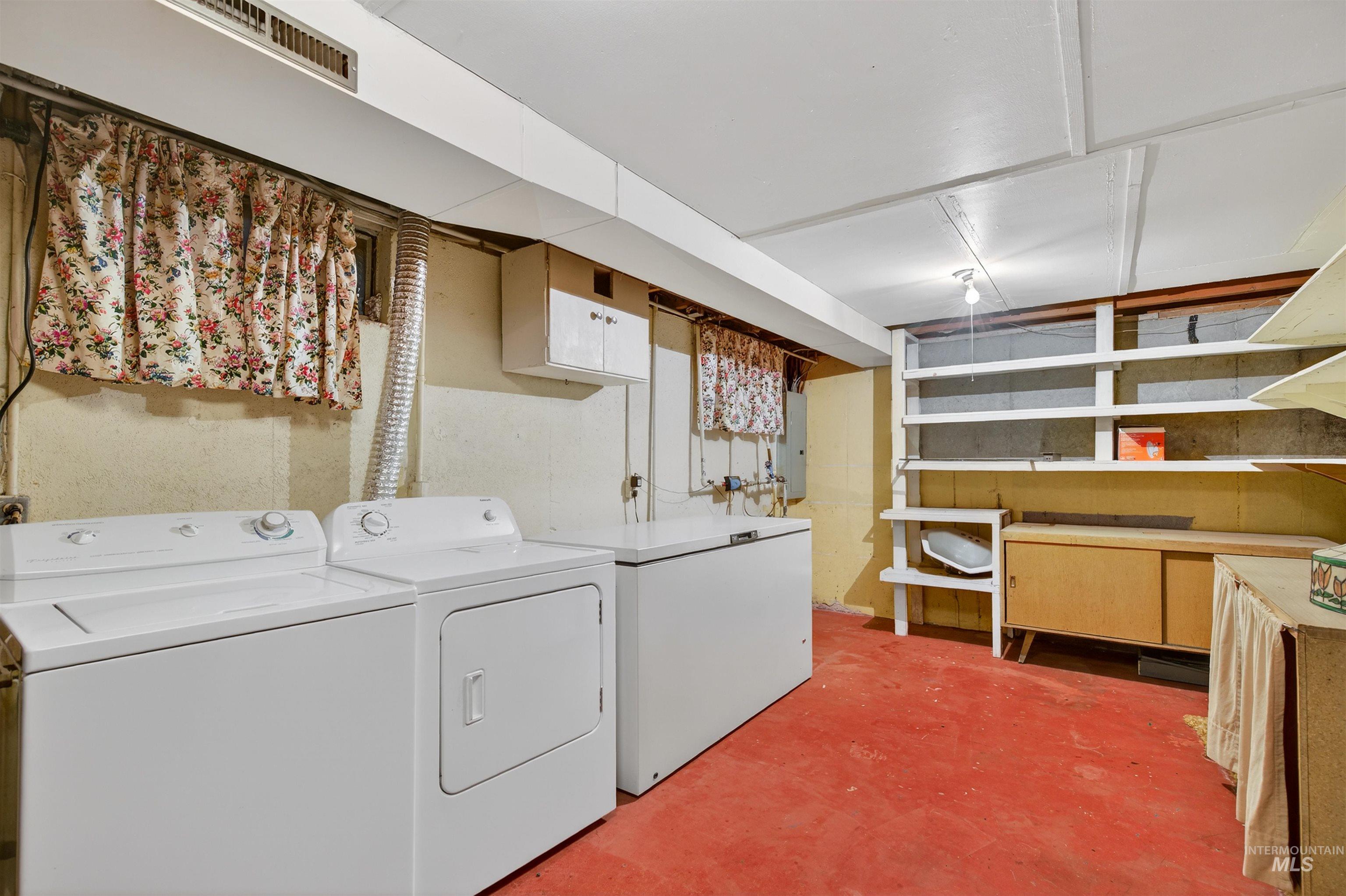 609 Grelle Ave, Lewiston, Idaho 83501, 4 Bedrooms, 2 Bathrooms, Residential For Sale, Price $415,000,MLS 98974077