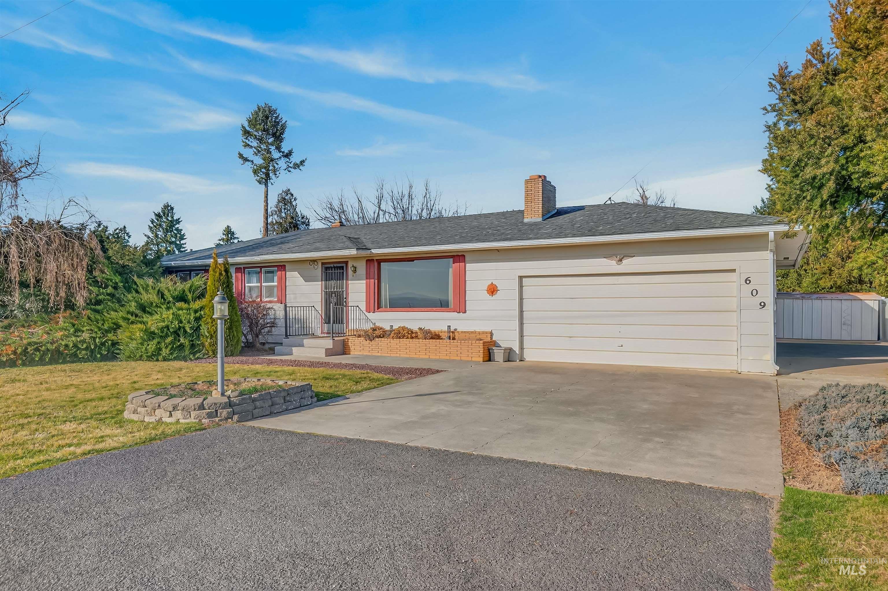 609 Grelle Ave, Lewiston, Idaho 83501, 4 Bedrooms, 2 Bathrooms, Residential For Sale, Price $415,000,MLS 98974077