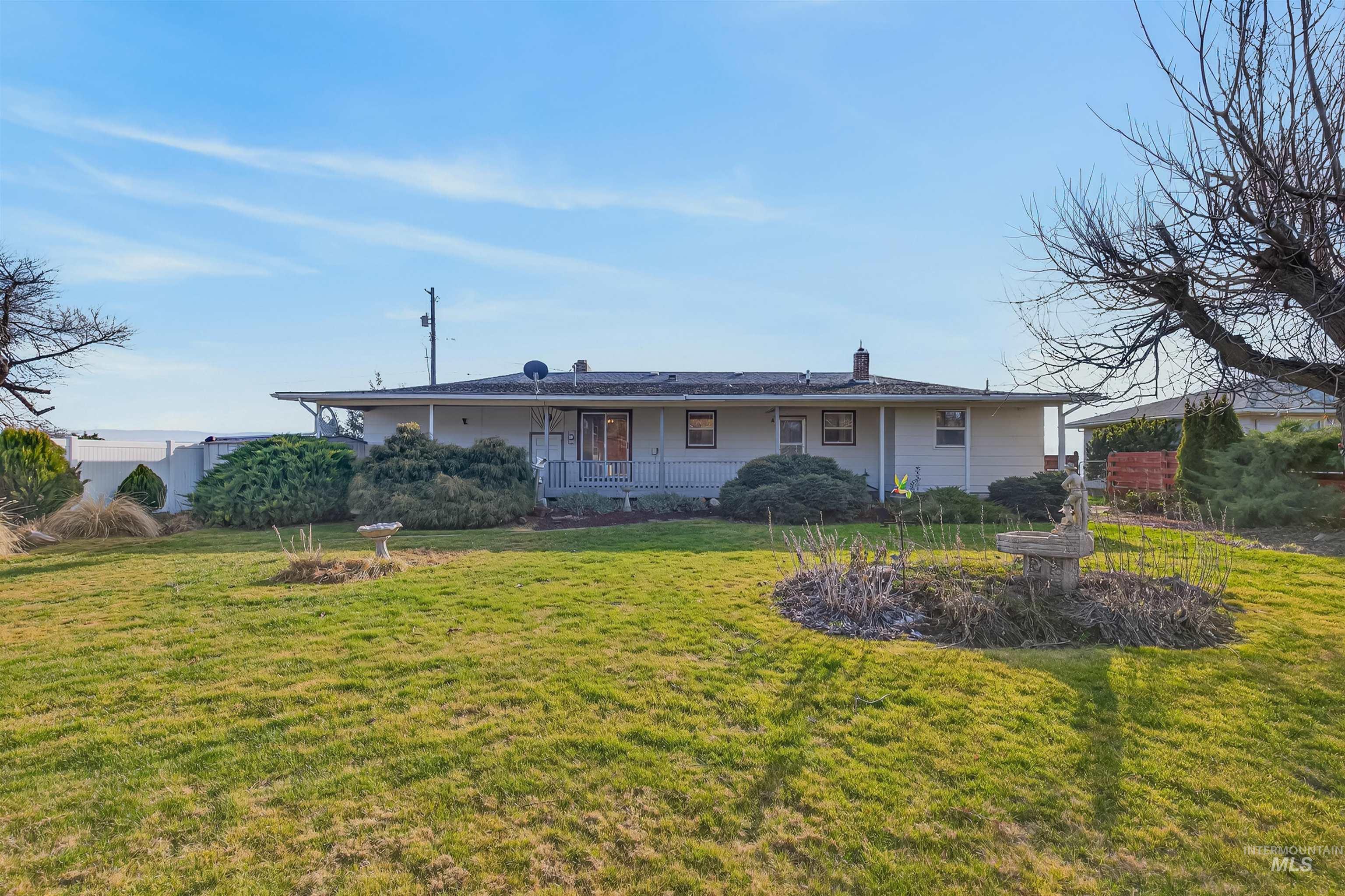 609 Grelle Ave, Lewiston, Idaho 83501, 4 Bedrooms, 2 Bathrooms, Residential For Sale, Price $415,000,MLS 98974077