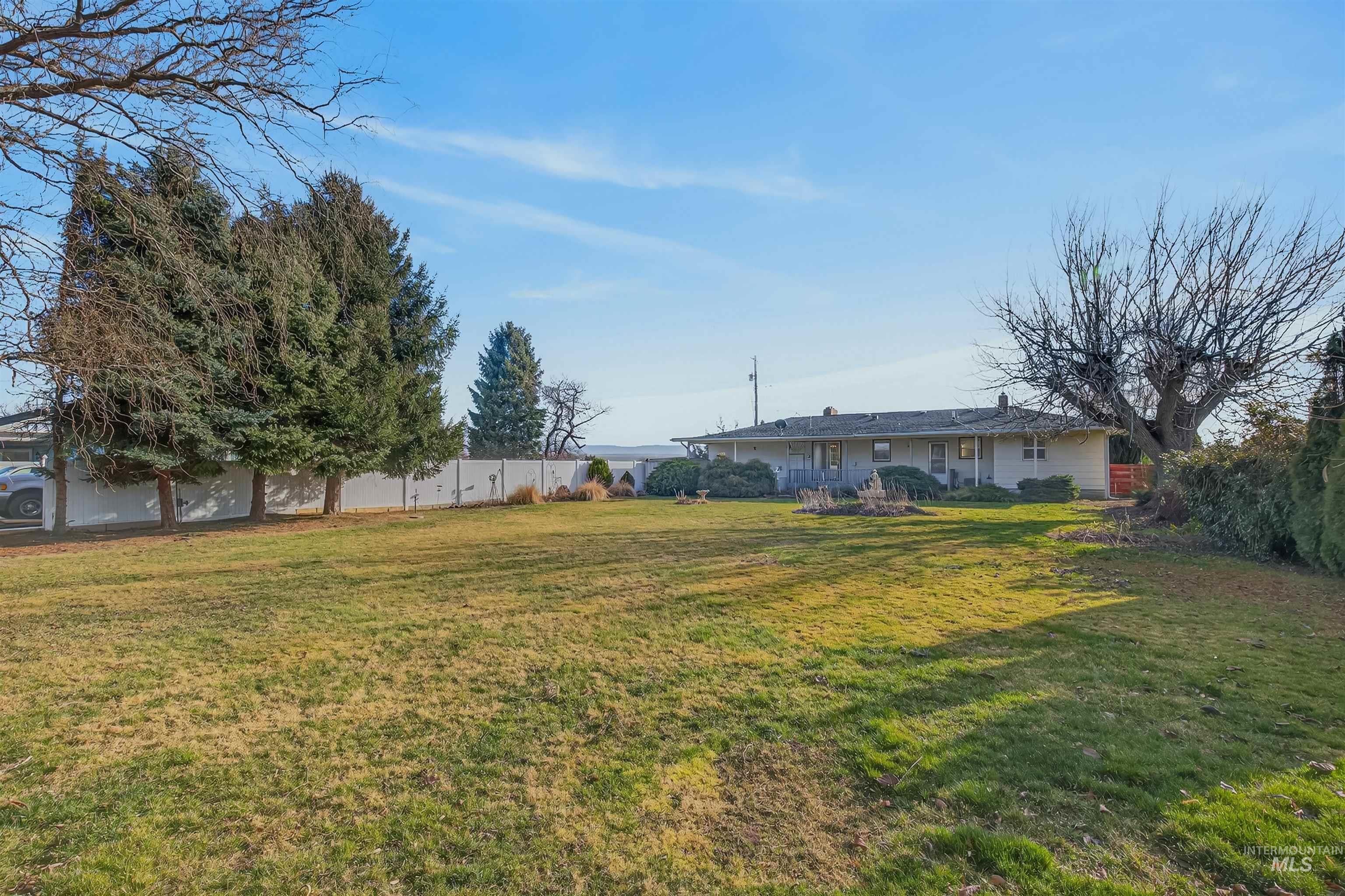 609 Grelle Ave, Lewiston, Idaho 83501, 4 Bedrooms, 2 Bathrooms, Residential For Sale, Price $415,000,MLS 98974077