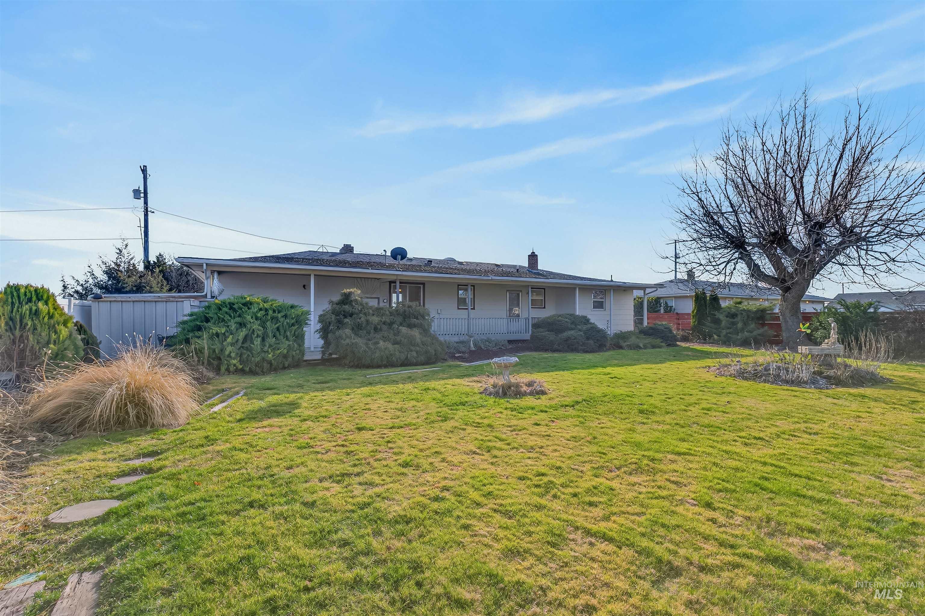 609 Grelle Ave, Lewiston, Idaho 83501, 4 Bedrooms, 2 Bathrooms, Residential For Sale, Price $415,000,MLS 98974077