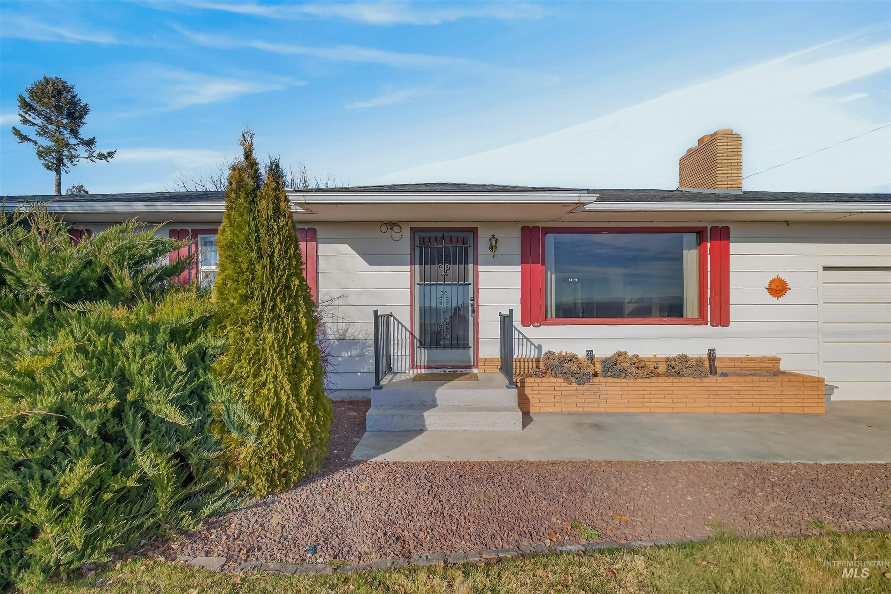 609 Grelle Ave, Lewiston, Idaho 83501, 4 Bedrooms, 2 Bathrooms, Residential For Sale, Price $415,000,MLS 98974077