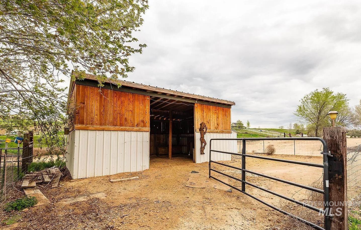 3914 Wild Wood Ln, New Plymouth, Idaho 83655, 3 Bedrooms, 2 Bathrooms, Residential For Sale, Price $469,000,MLS 98974078