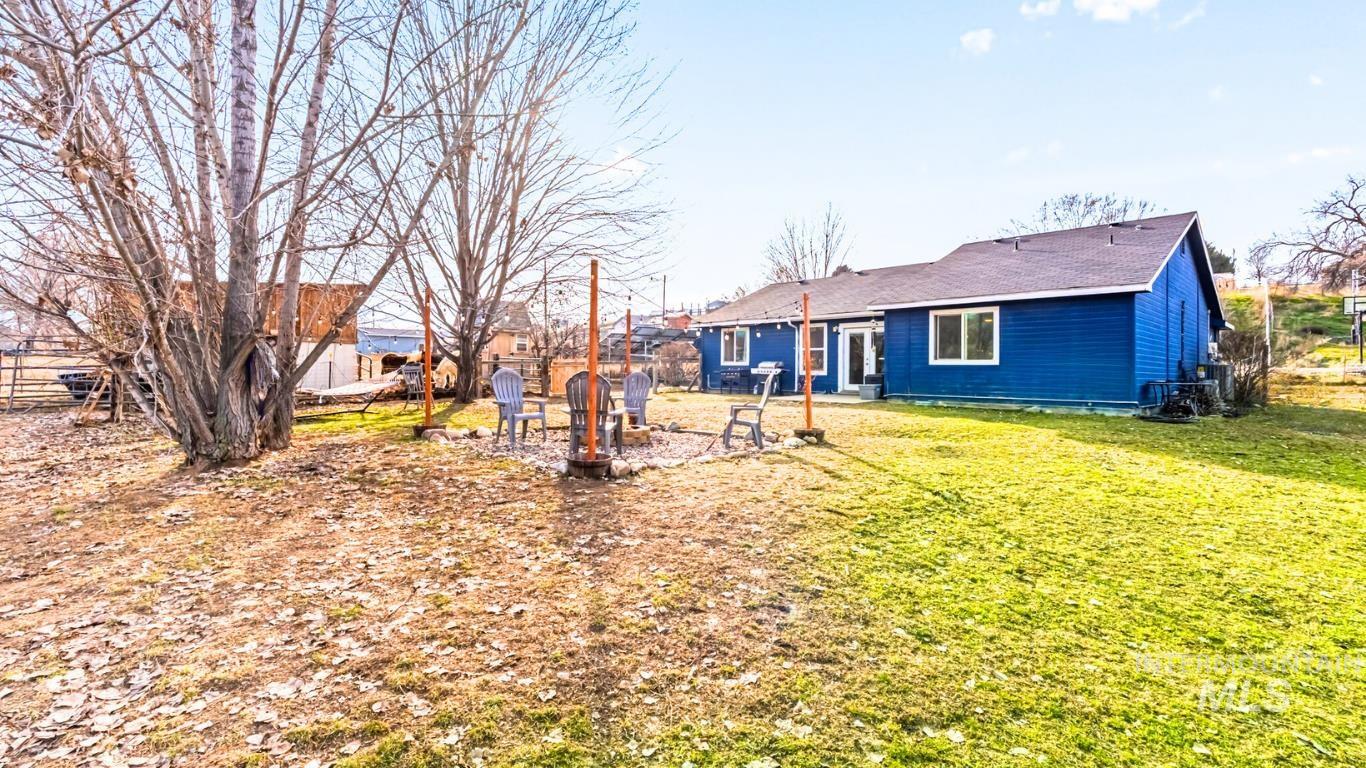 3914 Wild Wood Ln, New Plymouth, Idaho 83655, 3 Bedrooms, 2 Bathrooms, Residential For Sale, Price $469,000,MLS 98974078