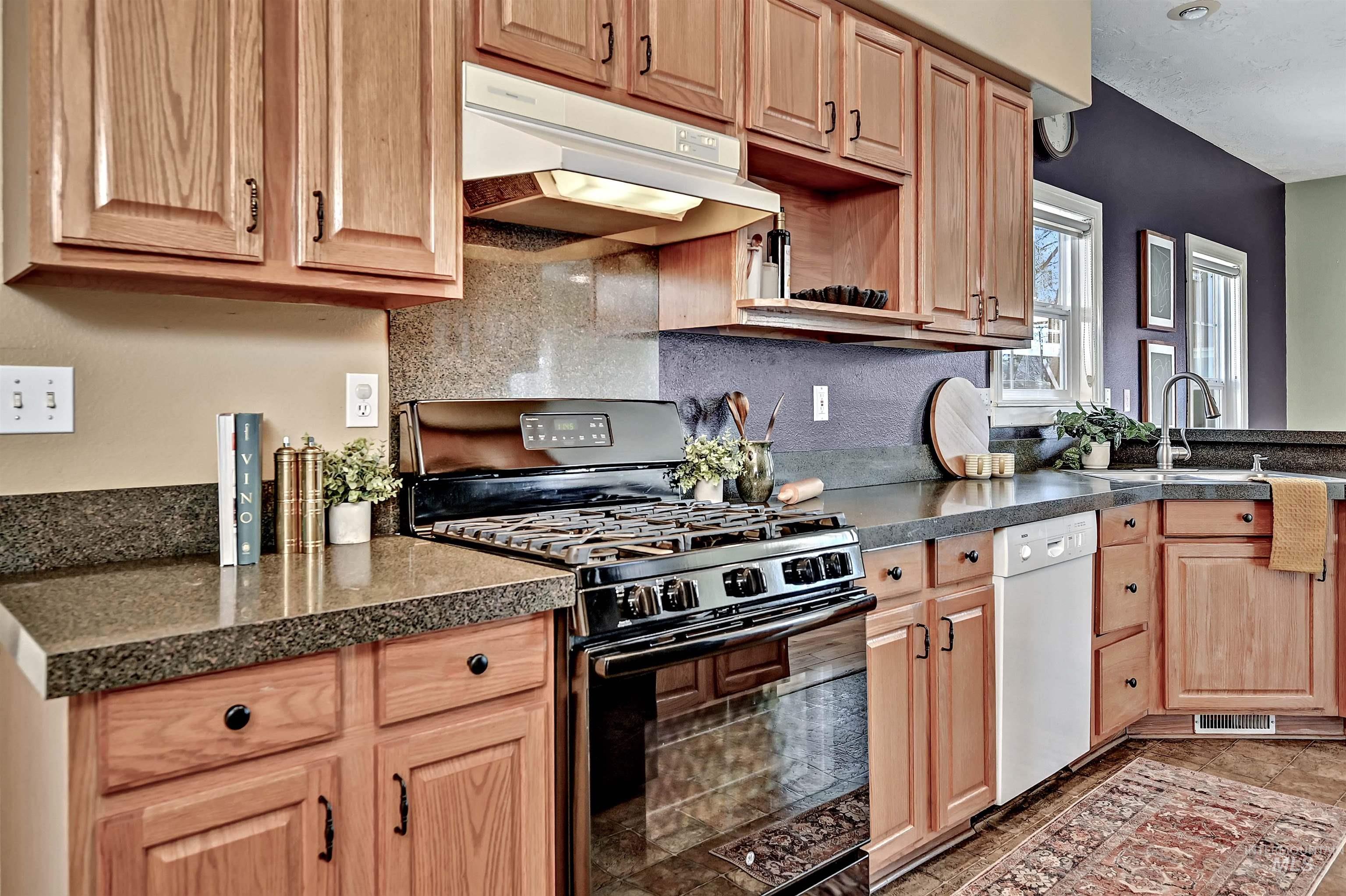 1902 W Washington St, Boise, Idaho 83702, 4 Bedrooms, 3 Bathrooms, Residential For Sale, Price $799,888,MLS 98974080