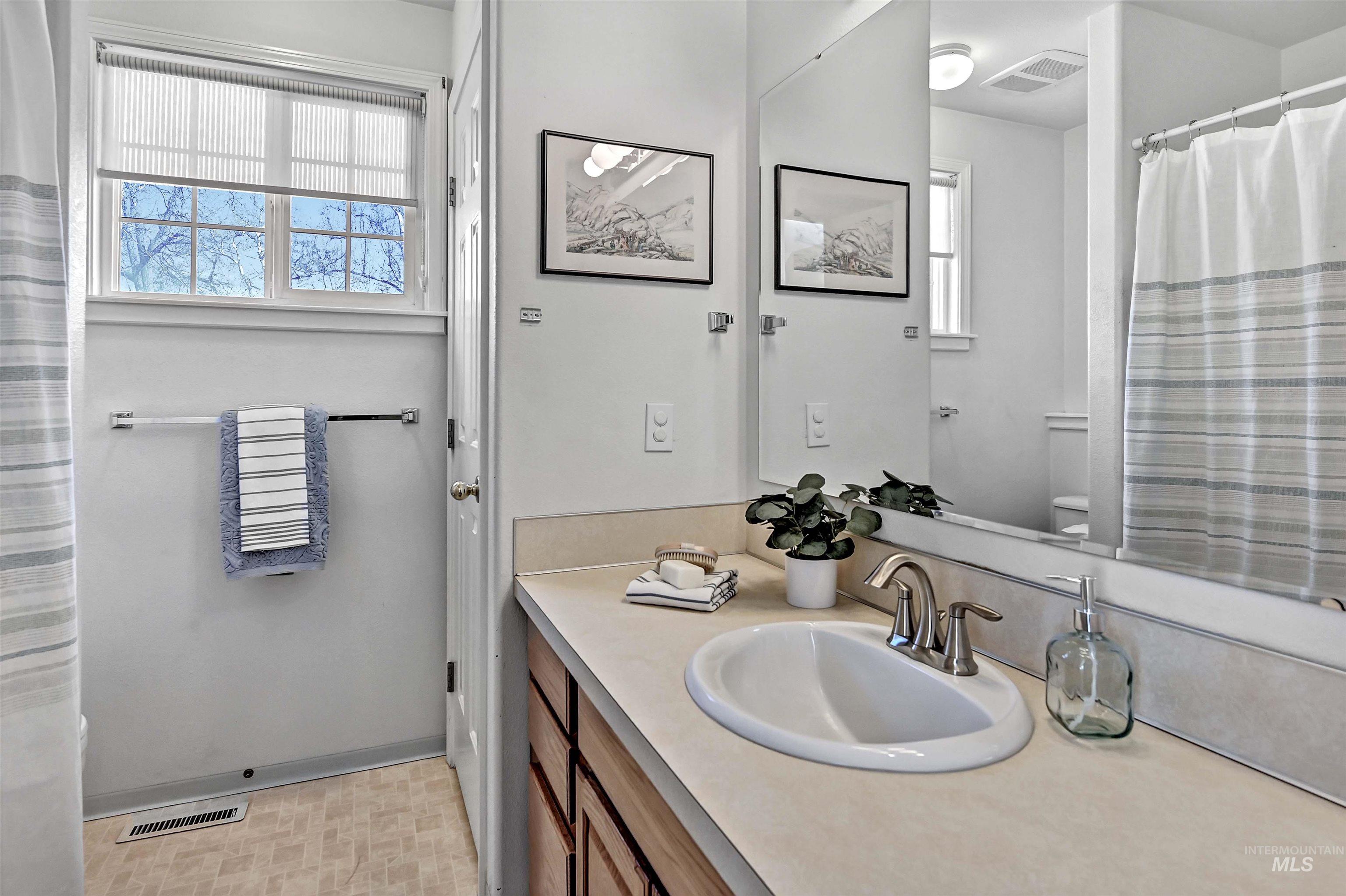 1902 W Washington St, Boise, Idaho 83702, 4 Bedrooms, 3 Bathrooms, Residential For Sale, Price $799,888,MLS 98974080