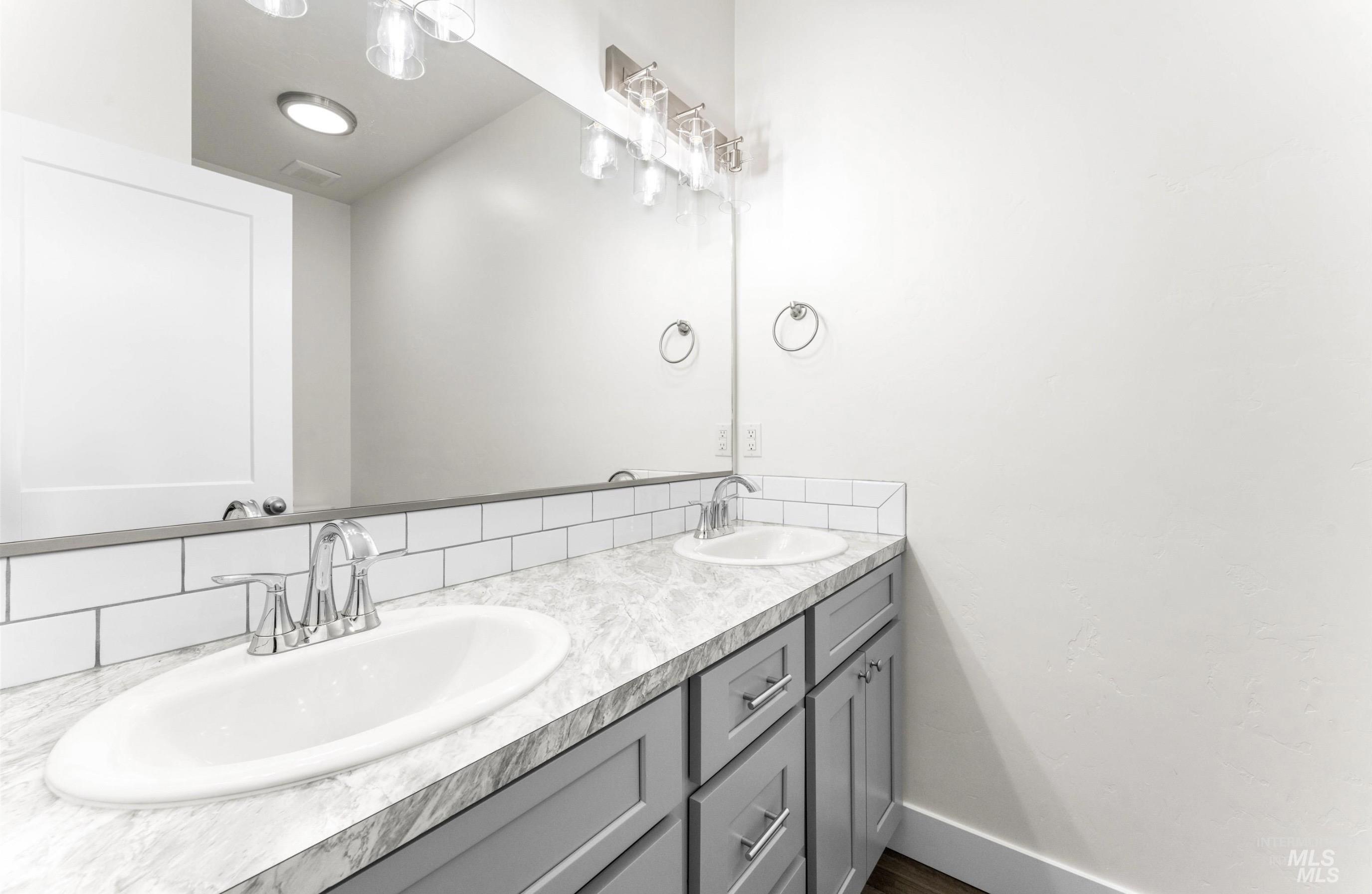 1771 Regency Way, Emmett, Idaho 83617, 3 Bedrooms, 2 Bathrooms, Residential For Sale, Price $387,900,MLS 98974081