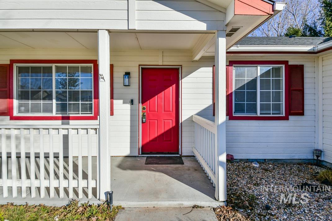 10484 Menkalinin, Star, Idaho 83669, 3 Bedrooms, 2 Bathrooms, Residential For Sale, Price $399,995,MLS 98974083