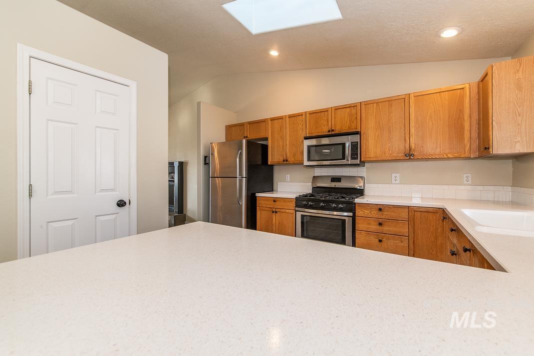 10484 Menkalinin, Star, Idaho 83669, 3 Bedrooms, 2 Bathrooms, Residential For Sale, Price $399,995,MLS 98974083