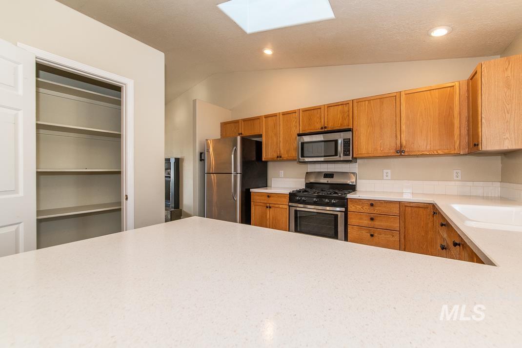 10484 Menkalinin, Star, Idaho 83669, 3 Bedrooms, 2 Bathrooms, Residential For Sale, Price $399,995,MLS 98974083