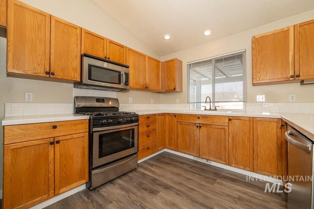 10484 Menkalinin, Star, Idaho 83669, 3 Bedrooms, 2 Bathrooms, Residential For Sale, Price $399,995,MLS 98974083