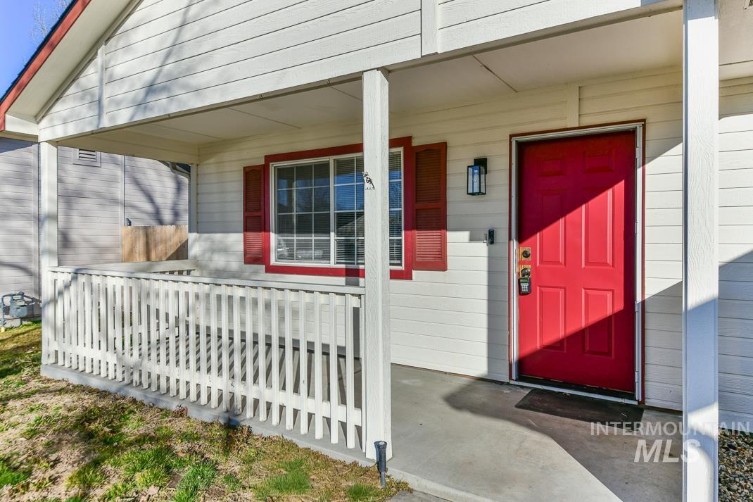 10484 Menkalinin, Star, Idaho 83669, 3 Bedrooms, 2 Bathrooms, Residential For Sale, Price $399,995,MLS 98974083