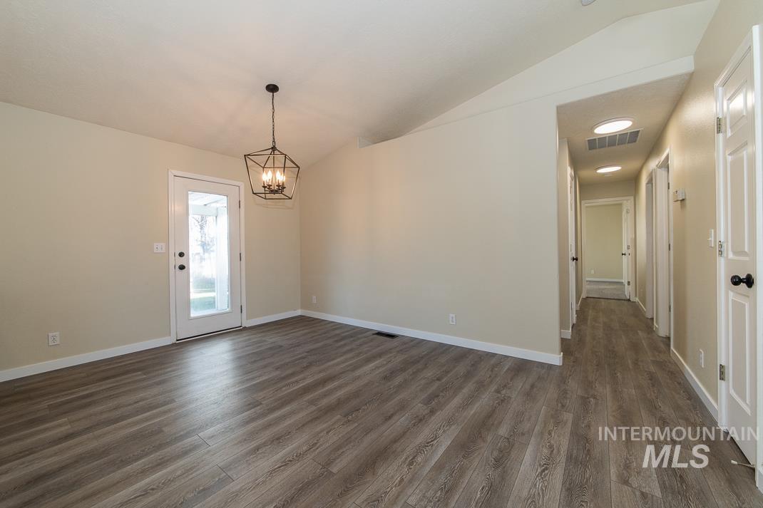 10484 Menkalinin, Star, Idaho 83669, 3 Bedrooms, 2 Bathrooms, Residential For Sale, Price $399,995,MLS 98974083