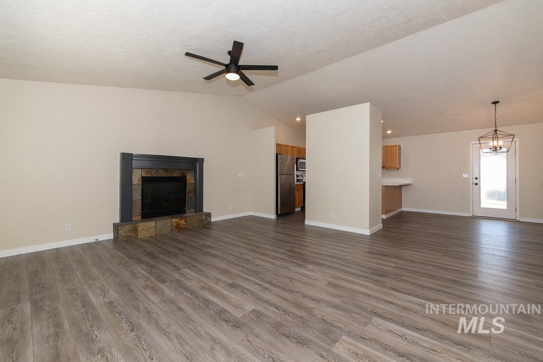 10484 Menkalinin, Star, Idaho 83669, 3 Bedrooms, 2 Bathrooms, Residential For Sale, Price $399,995,MLS 98974083