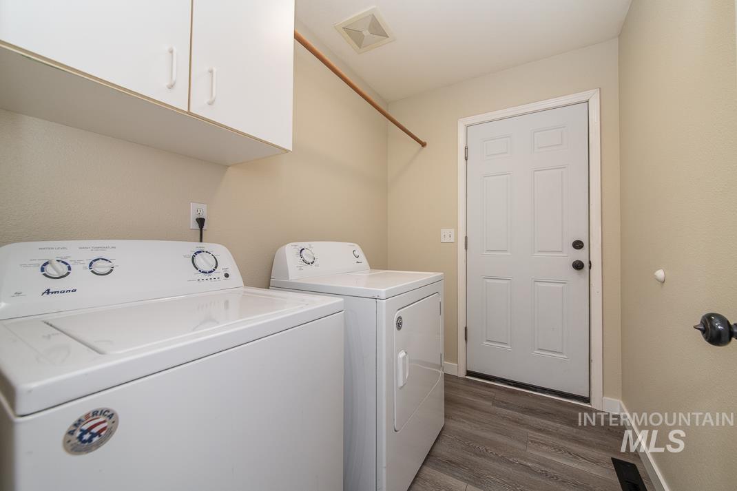 10484 Menkalinin, Star, Idaho 83669, 3 Bedrooms, 2 Bathrooms, Residential For Sale, Price $399,995,MLS 98974083