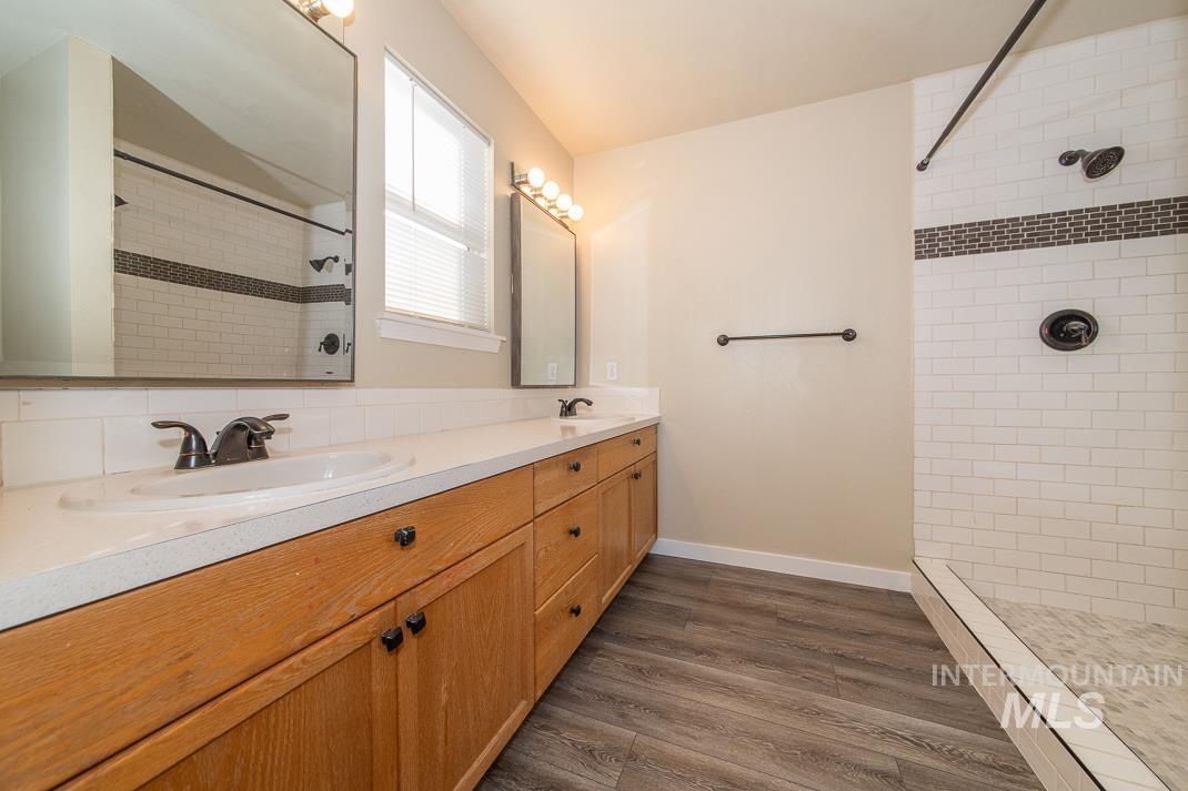 10484 Menkalinin, Star, Idaho 83669, 3 Bedrooms, 2 Bathrooms, Residential For Sale, Price $399,995,MLS 98974083