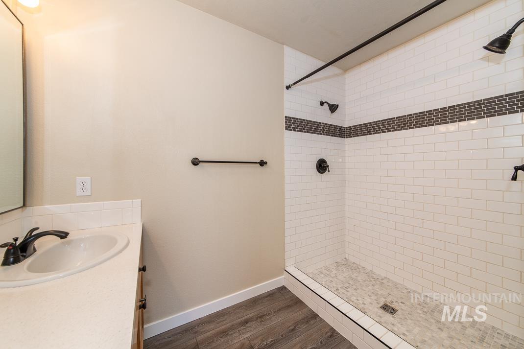 10484 Menkalinin, Star, Idaho 83669, 3 Bedrooms, 2 Bathrooms, Residential For Sale, Price $399,995,MLS 98974083