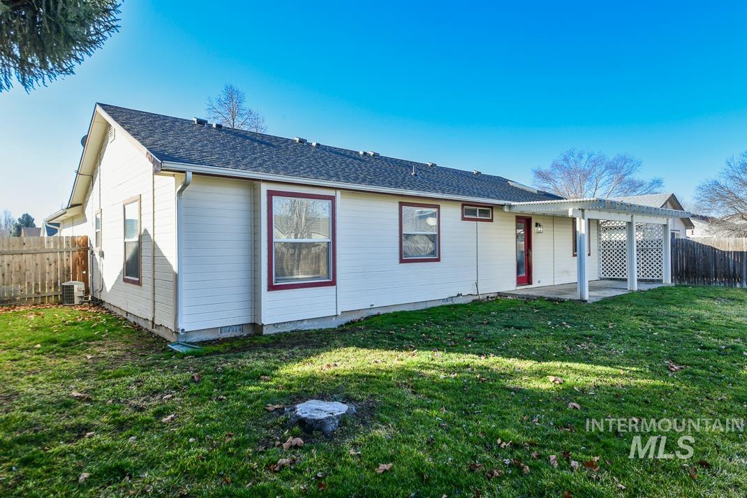 10484 Menkalinin, Star, Idaho 83669, 3 Bedrooms, 2 Bathrooms, Residential For Sale, Price $399,995,MLS 98974083