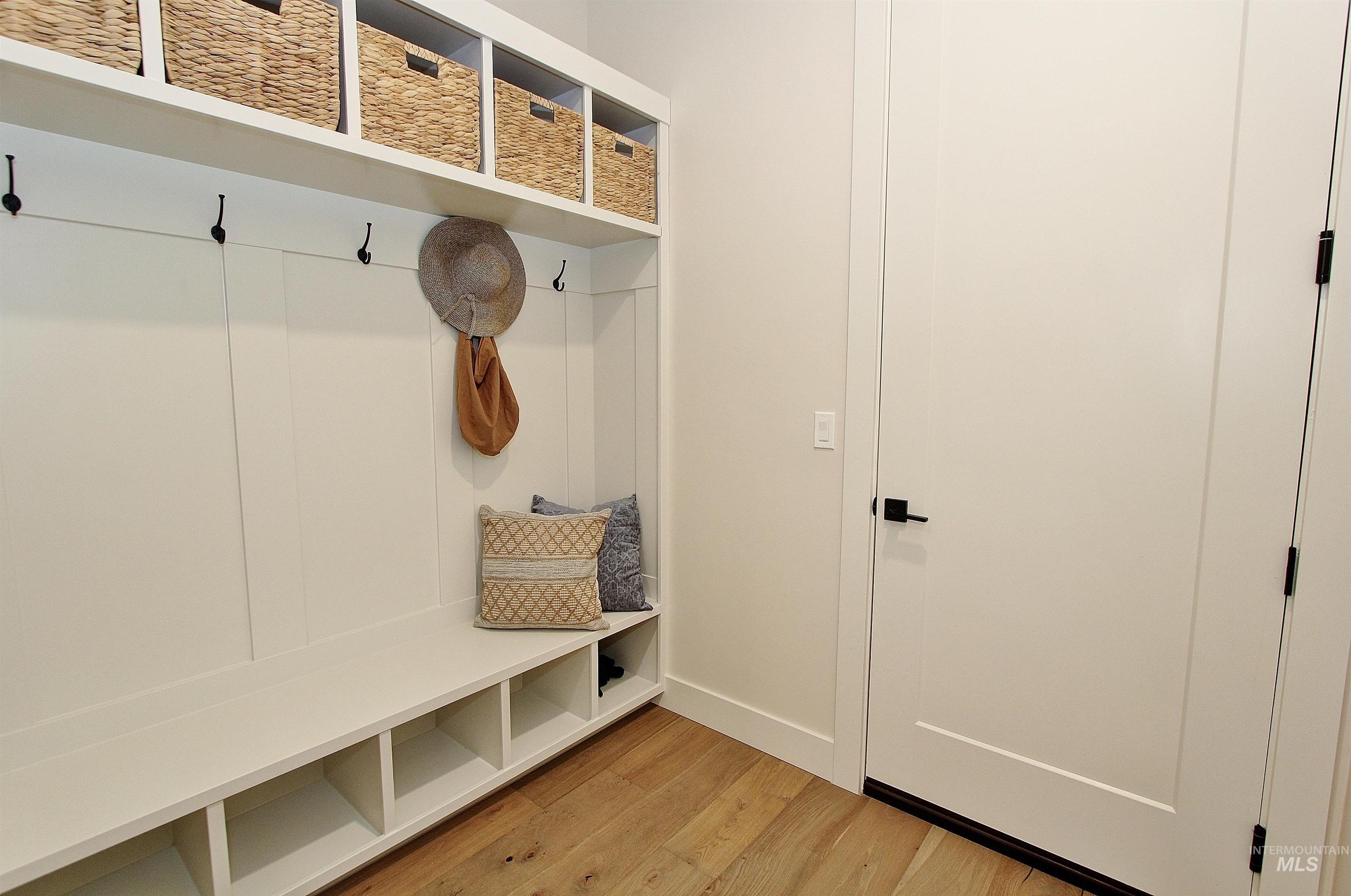 822 N Danville Ave, Eagle, Idaho 83616, 3 Bedrooms, 2.5 Bathrooms, Residential For Sale, Price $1,175,000, 98974085