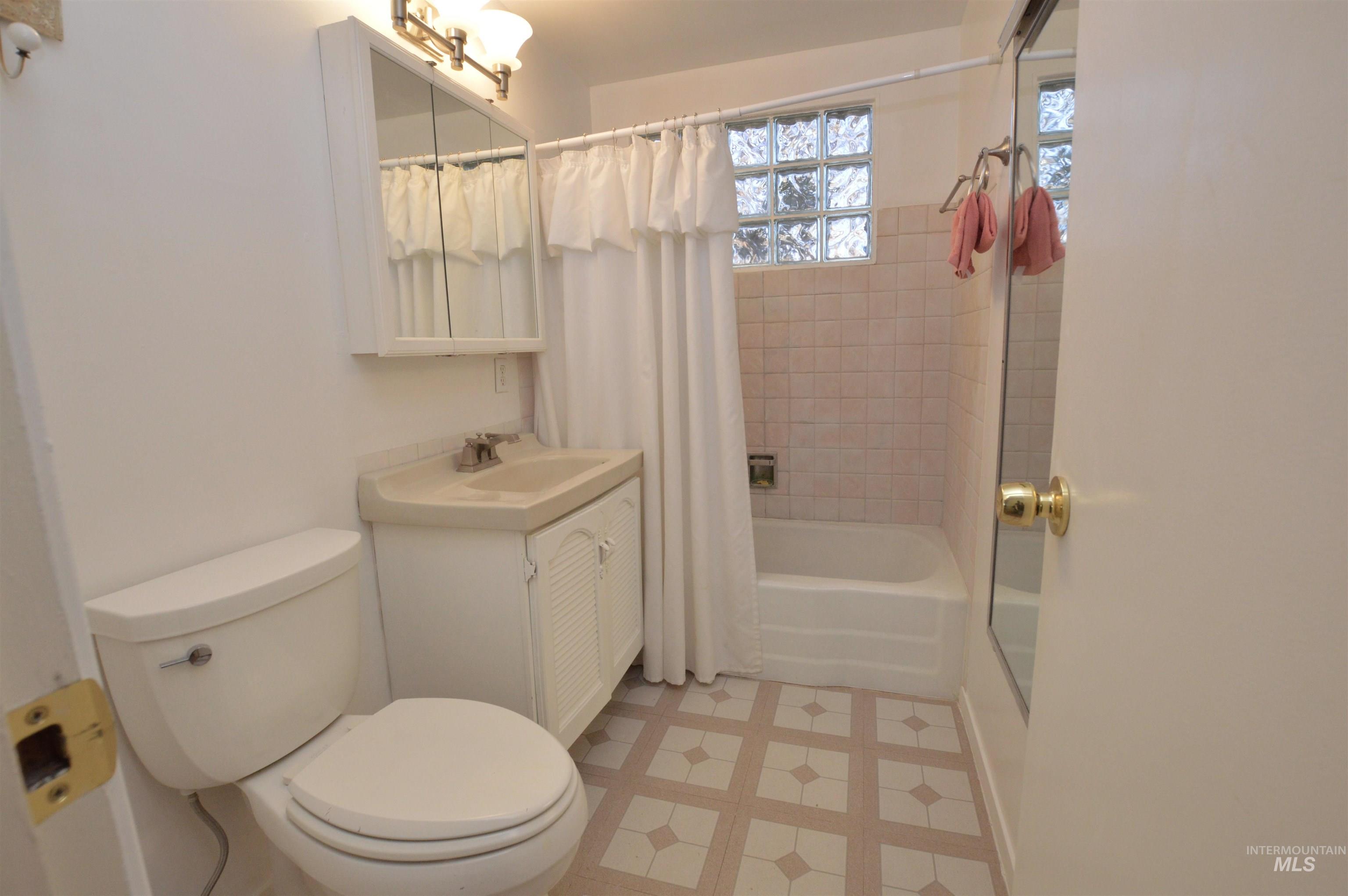 701 Main St, Kamiah, Idaho 83536, 2 Bedrooms, 1 Bathroom, Residential For Sale, Price $239,500,MLS 98974091