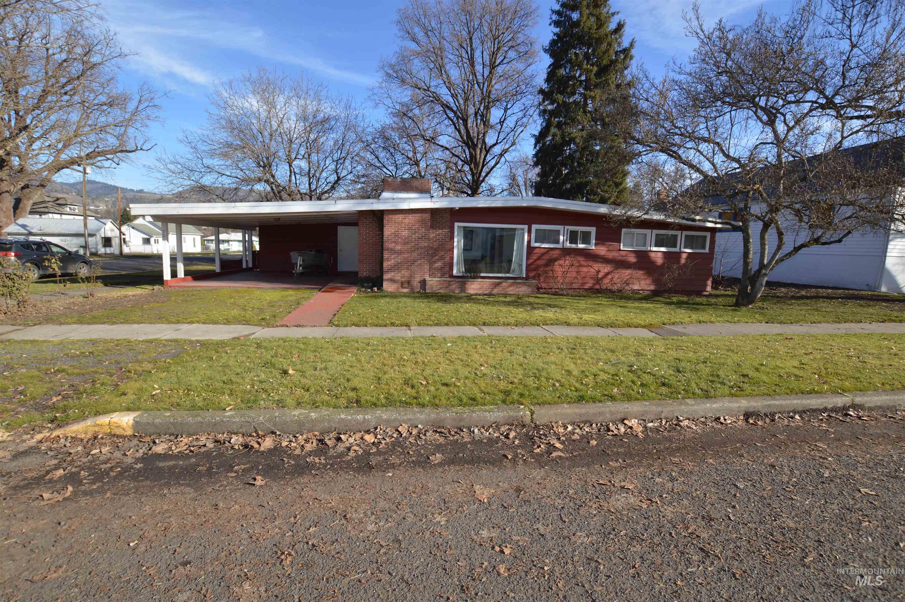 701 Main St, Kamiah, Idaho 83536, 2 Bedrooms, 1 Bathroom, Residential For Sale, Price $239,500,MLS 98974091