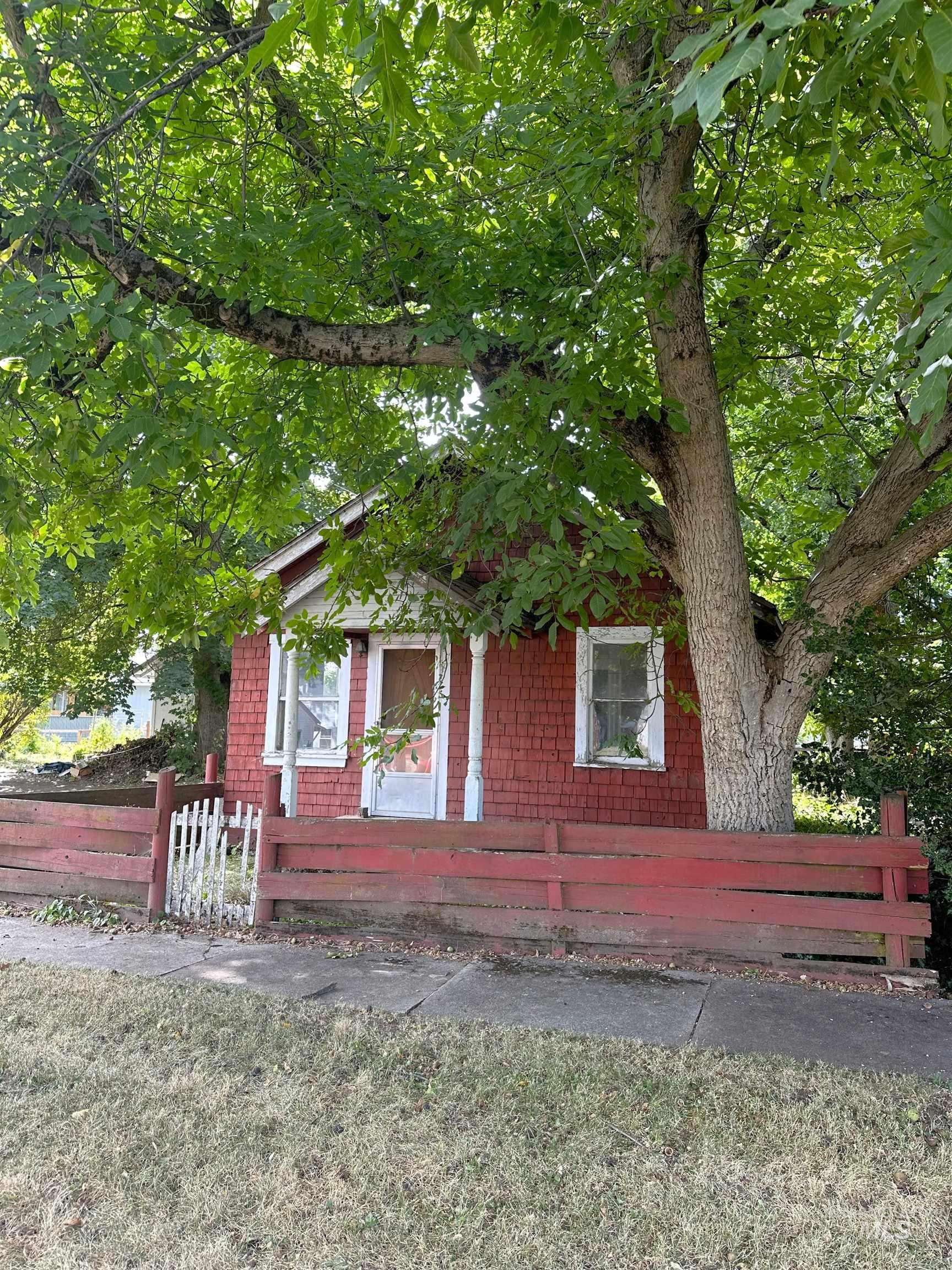 701 Main St, Kamiah, Idaho 83536, 2 Bedrooms, 1 Bathroom, Residential For Sale, Price $239,500,MLS 98974091