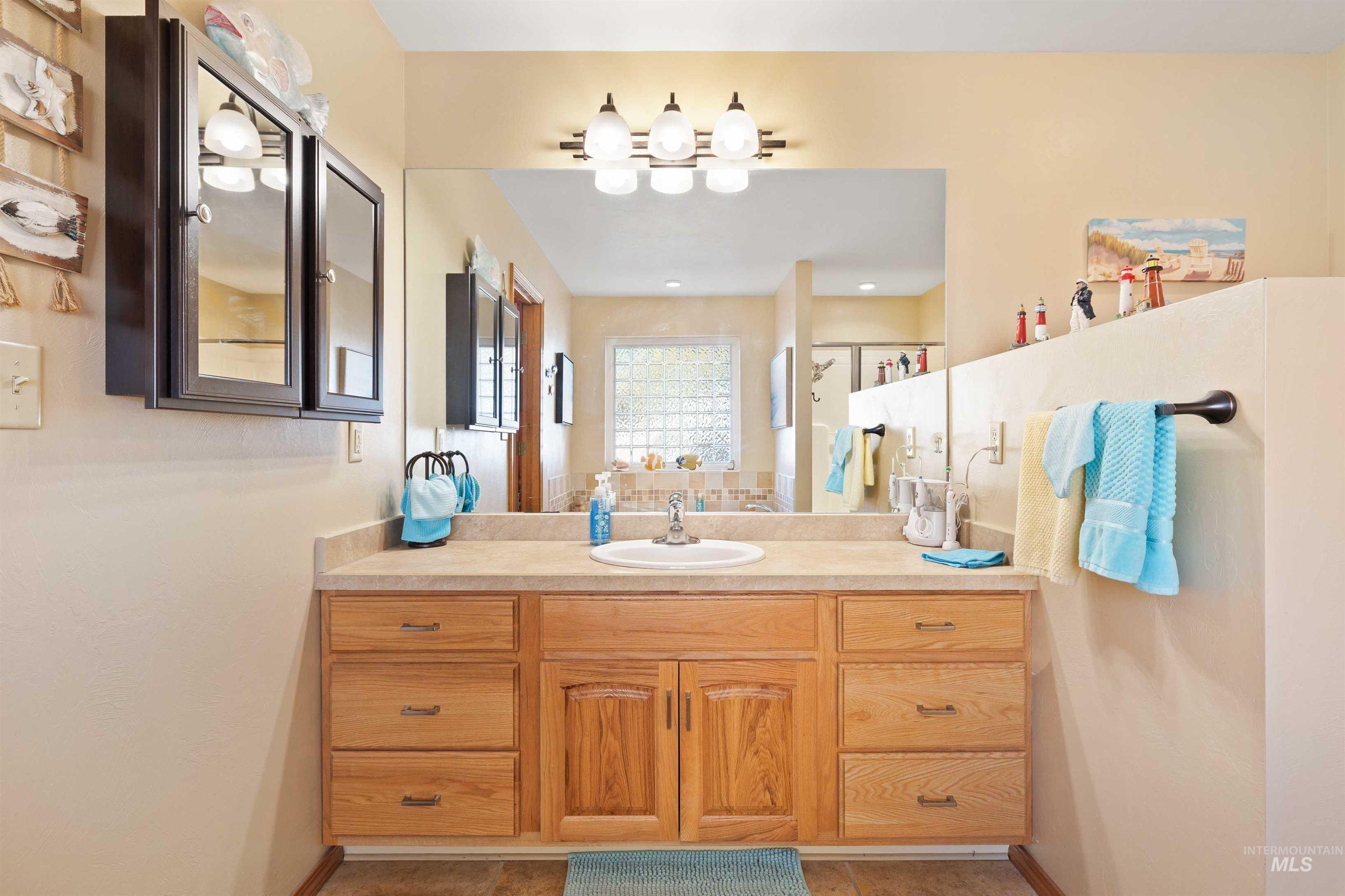 430 Pierce St., Twin Falls, Idaho 83301, 3 Bedrooms, 2.5 Bathrooms, Residential For Sale, Price $470,000,MLS 98974092