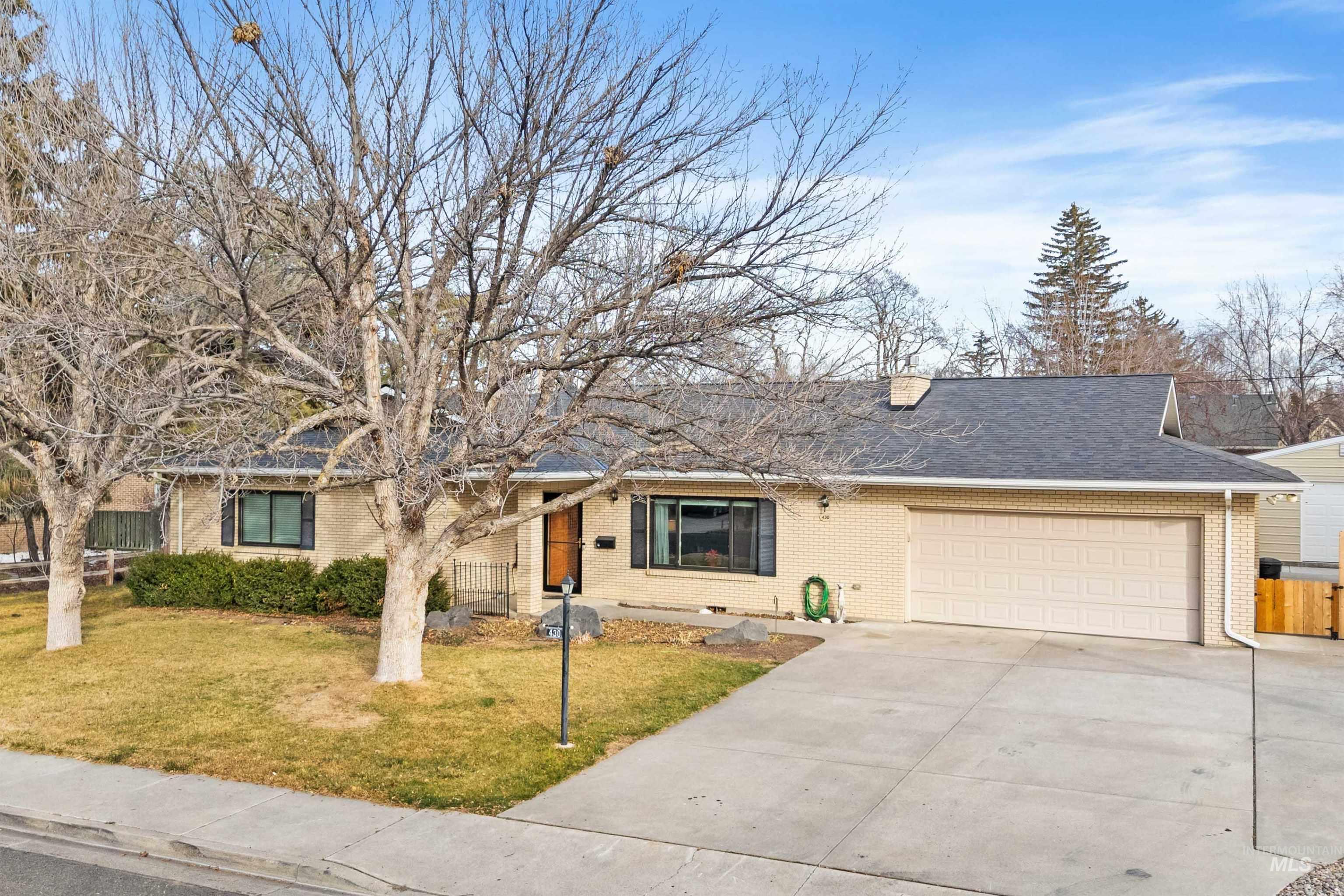 430 Pierce St., Twin Falls, Idaho 83301, 3 Bedrooms, 2.5 Bathrooms, Residential For Sale, Price $470,000,MLS 98974092