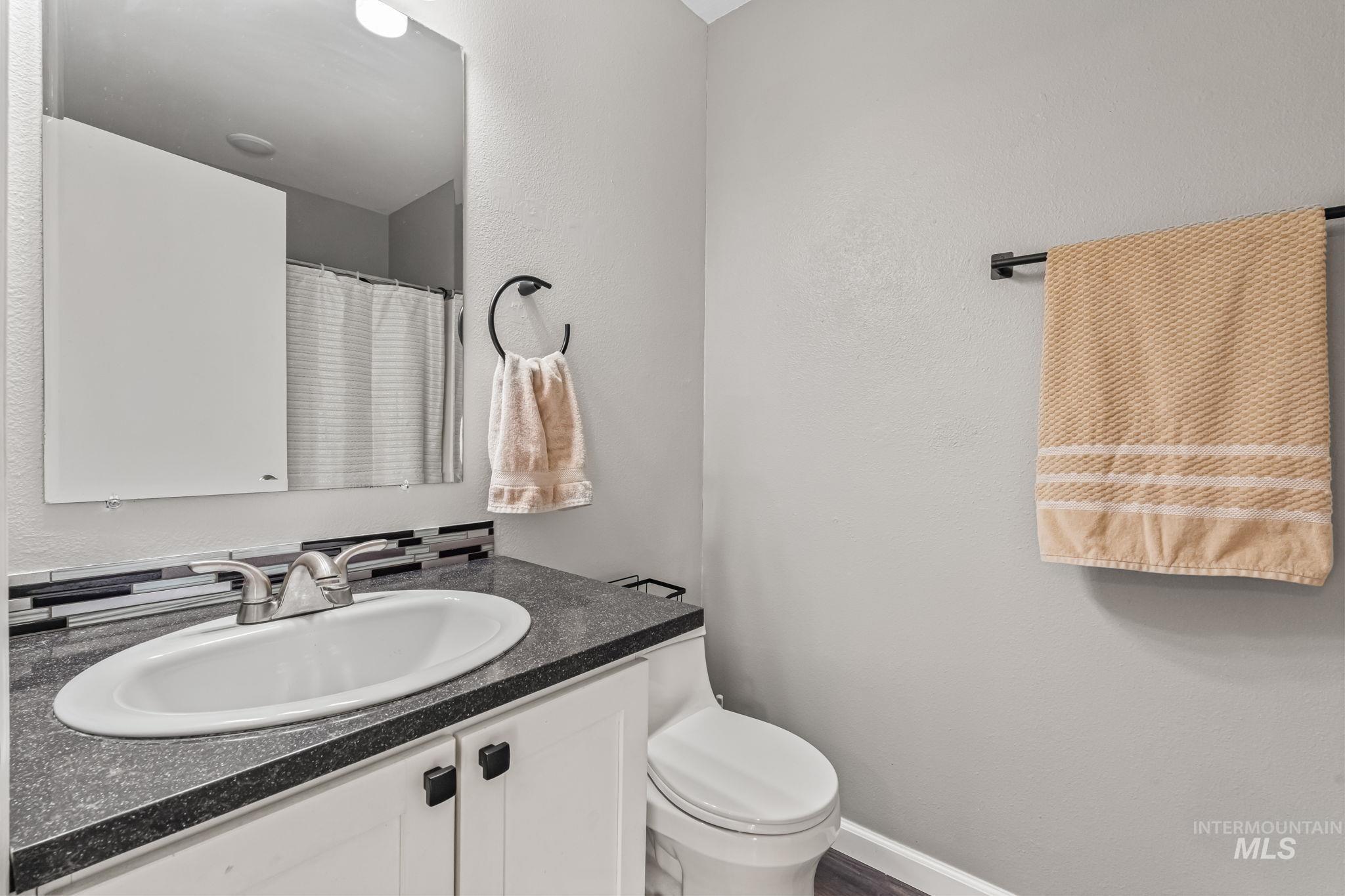 2750 N Macondray Ln, Boise, Idaho 83707, 3 Bedrooms, 2 Bathrooms, Residential For Sale, Price $399,000,MLS 98974104