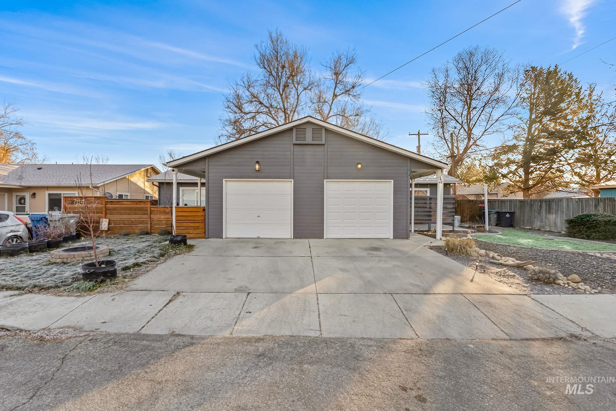 2750 N Macondray Ln, Boise, Idaho 83707, 3 Bedrooms, 2 Bathrooms, Residential For Sale, Price $399,000,MLS 98974104