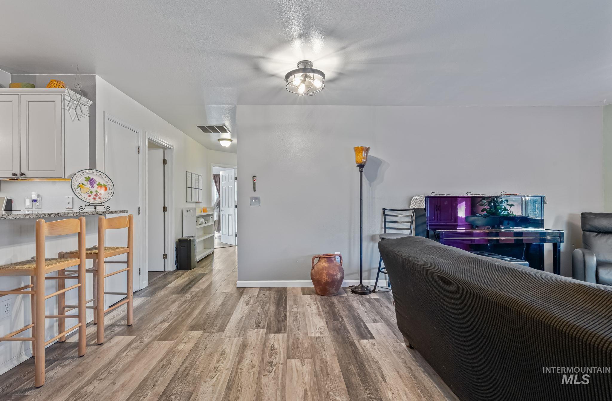 2750 N Macondray Ln, Boise, Idaho 83707, 3 Bedrooms, 2 Bathrooms, Residential For Sale, Price $399,000,MLS 98974104